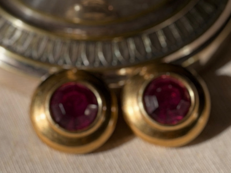 AGATHA PARIS Clips dorés et strass couleur rubis