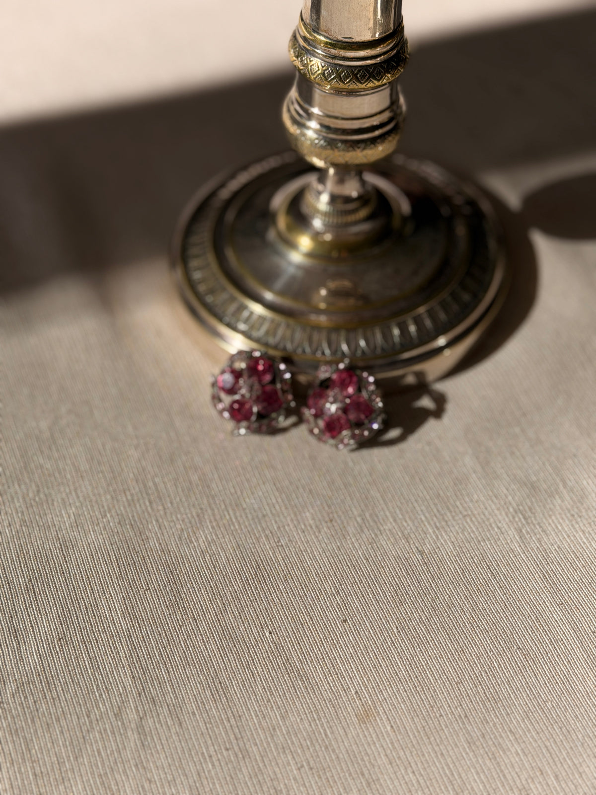 VINTAGE Clips fleurs argentées et strass roses