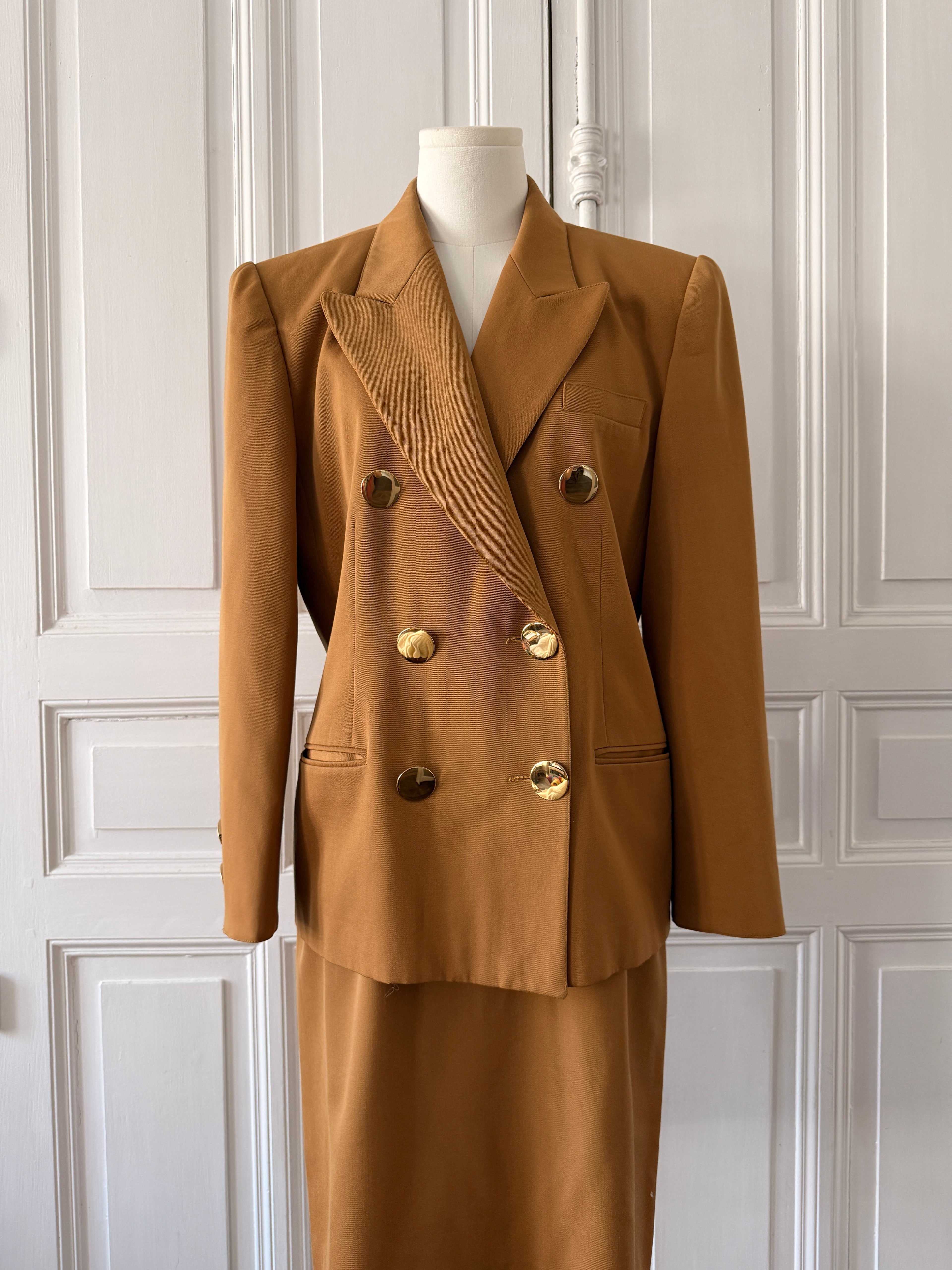 FRANCK &FILS PARIS Tailleur jupe marron année 80, boutons dorés taille 38