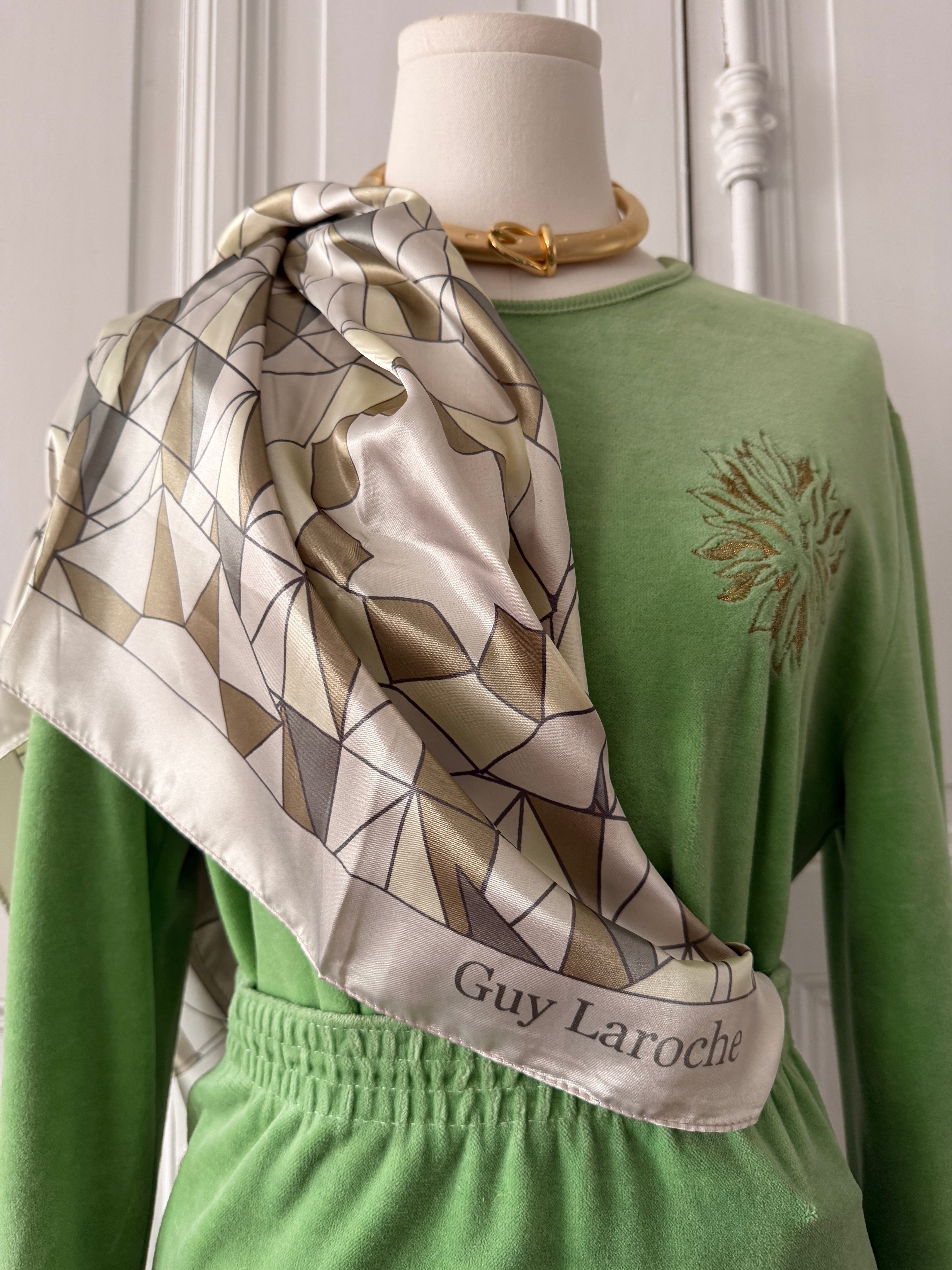 GUY LAROCHE foulard beige vert anis pastel multicolore
