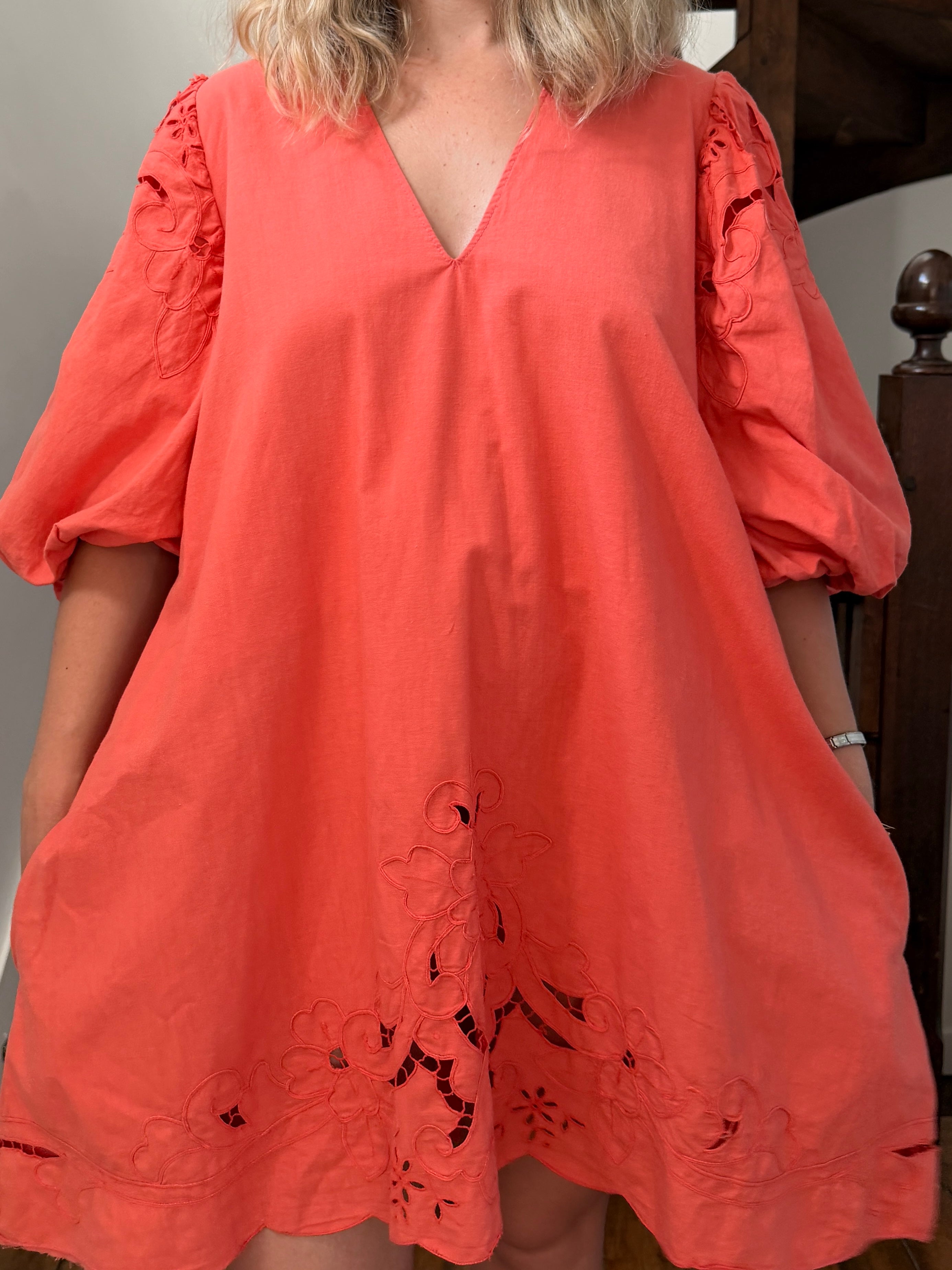 EMMA VERDIER KREMER- Robe Héritage coton brodé corail