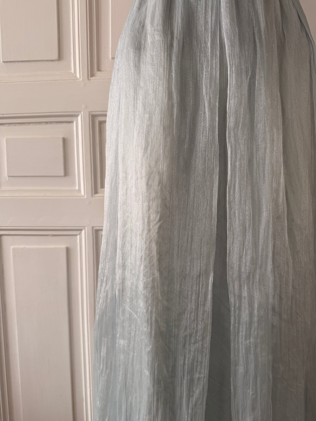ZAPA jupe en soie bleu effet bouffant foncée taille 38