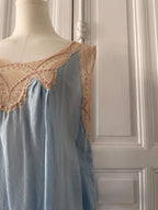 VINTAGE robe bleu cousue main dentelle beige taille 40