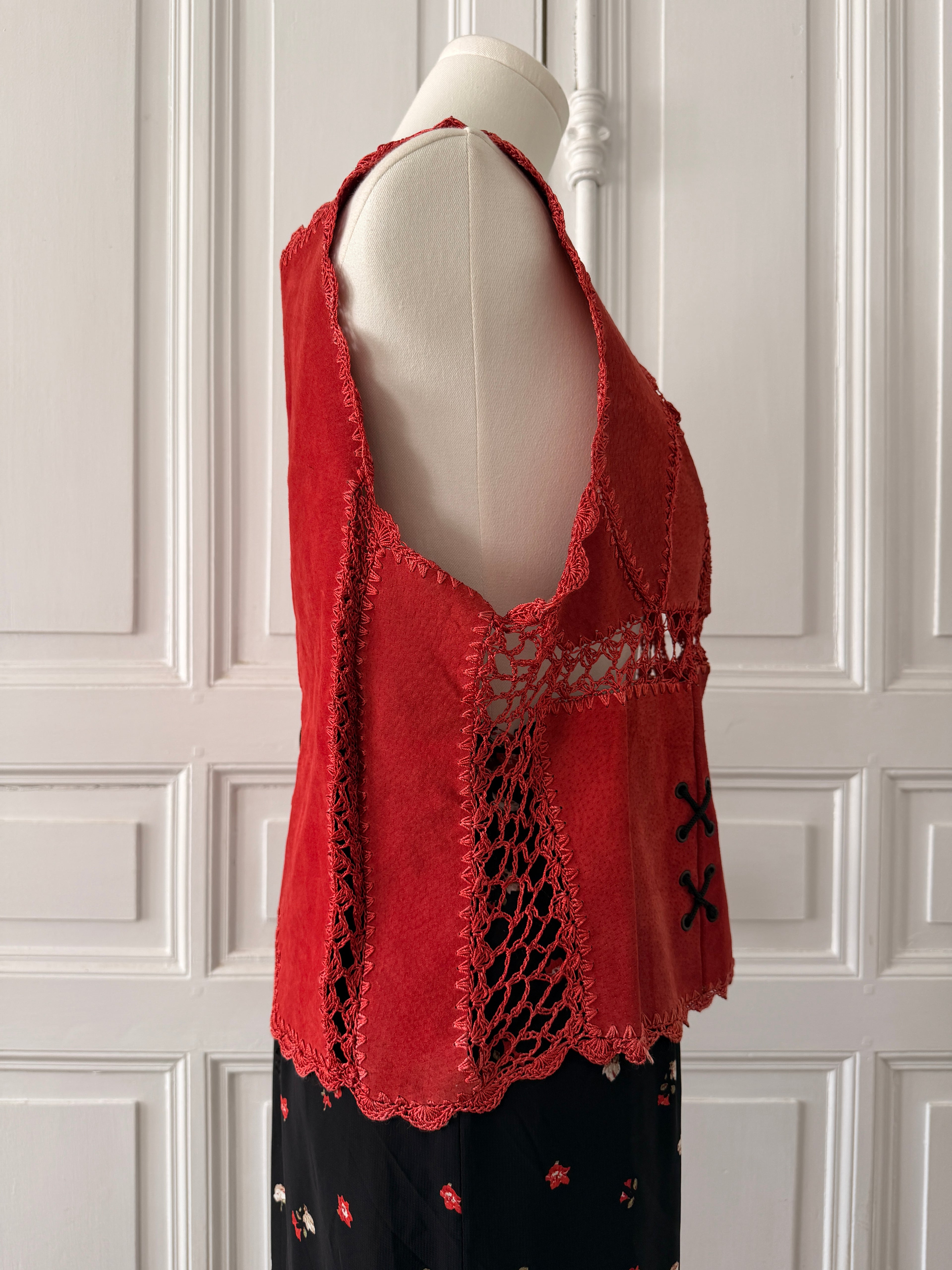 VINTAGE 80s gilet patchwork de cuir rouge et crochet taille 42