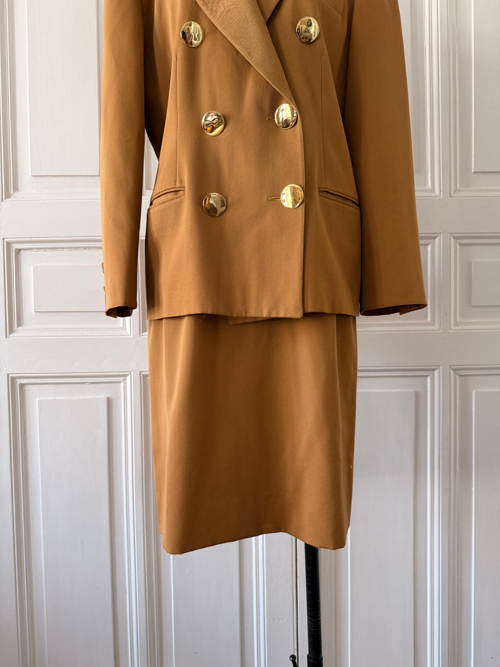FRANCK &FILS PARIS Tailleur jupe marron année 80, boutons dorés taille 38