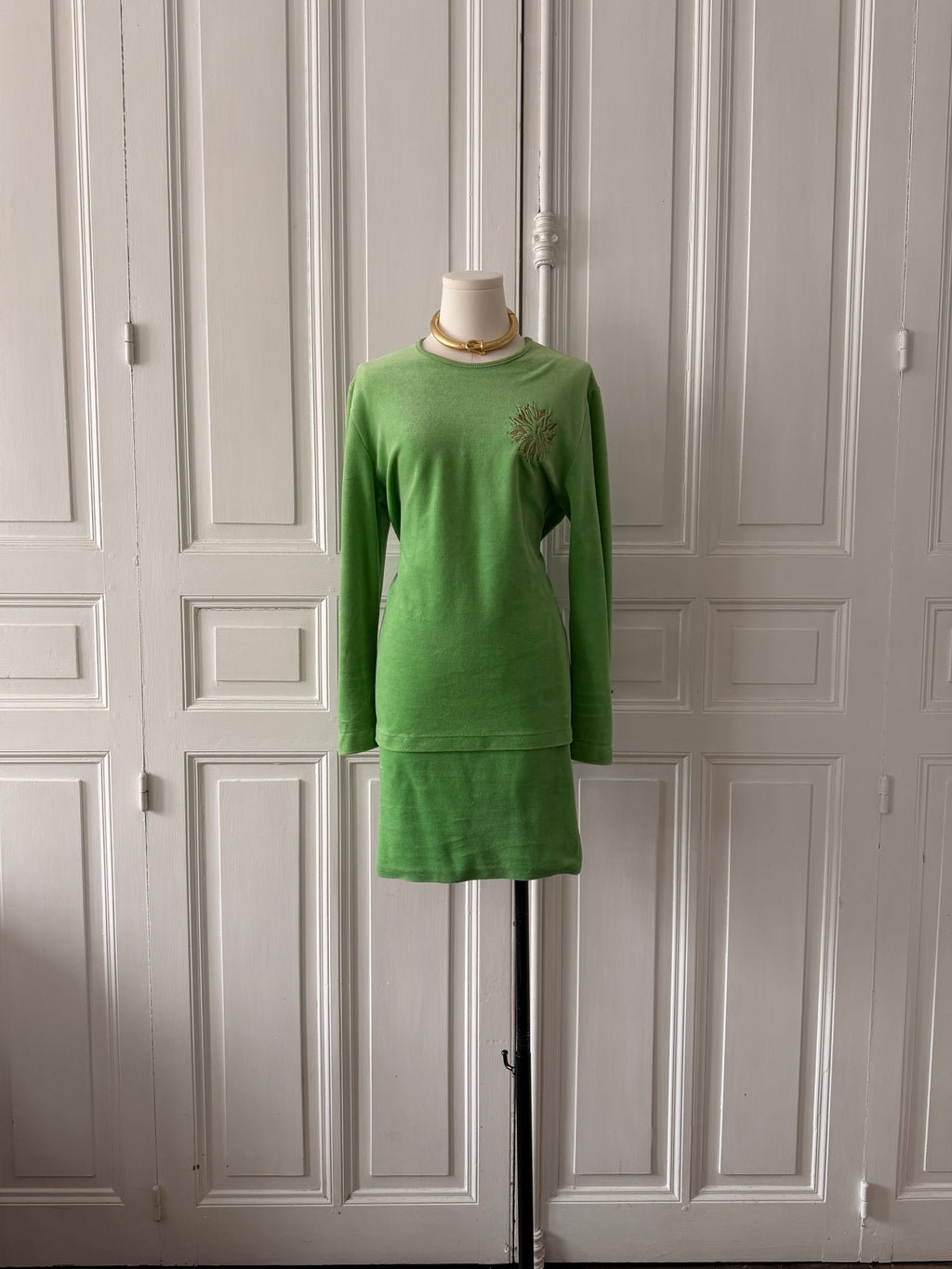 YVES SAINT LAURENT Ensemble top et jupe vert pomme velours brodé taille 38