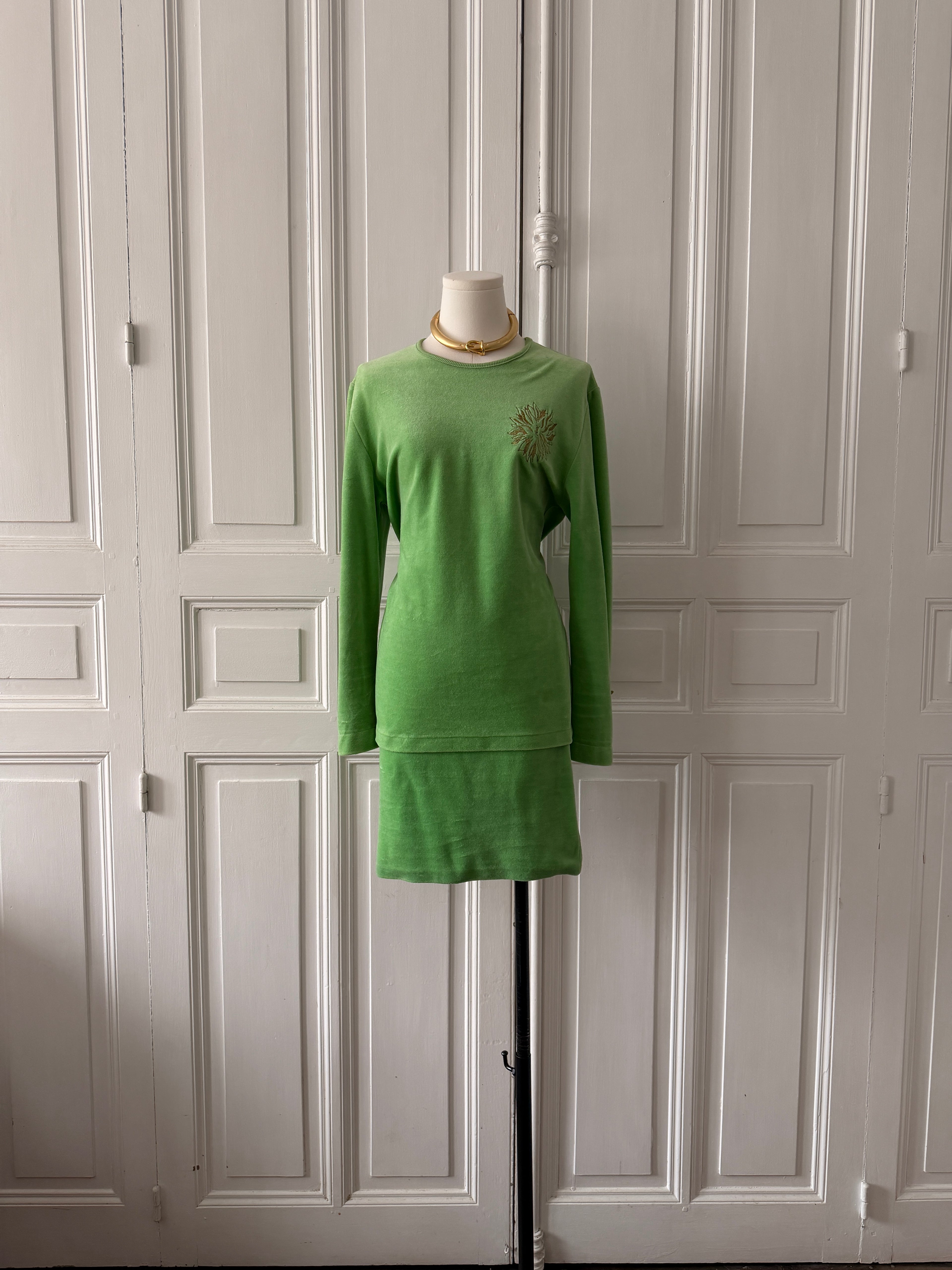 YVES SAINT LAURENT Ensemble top et jupe vert pomme velours brodé taille 38