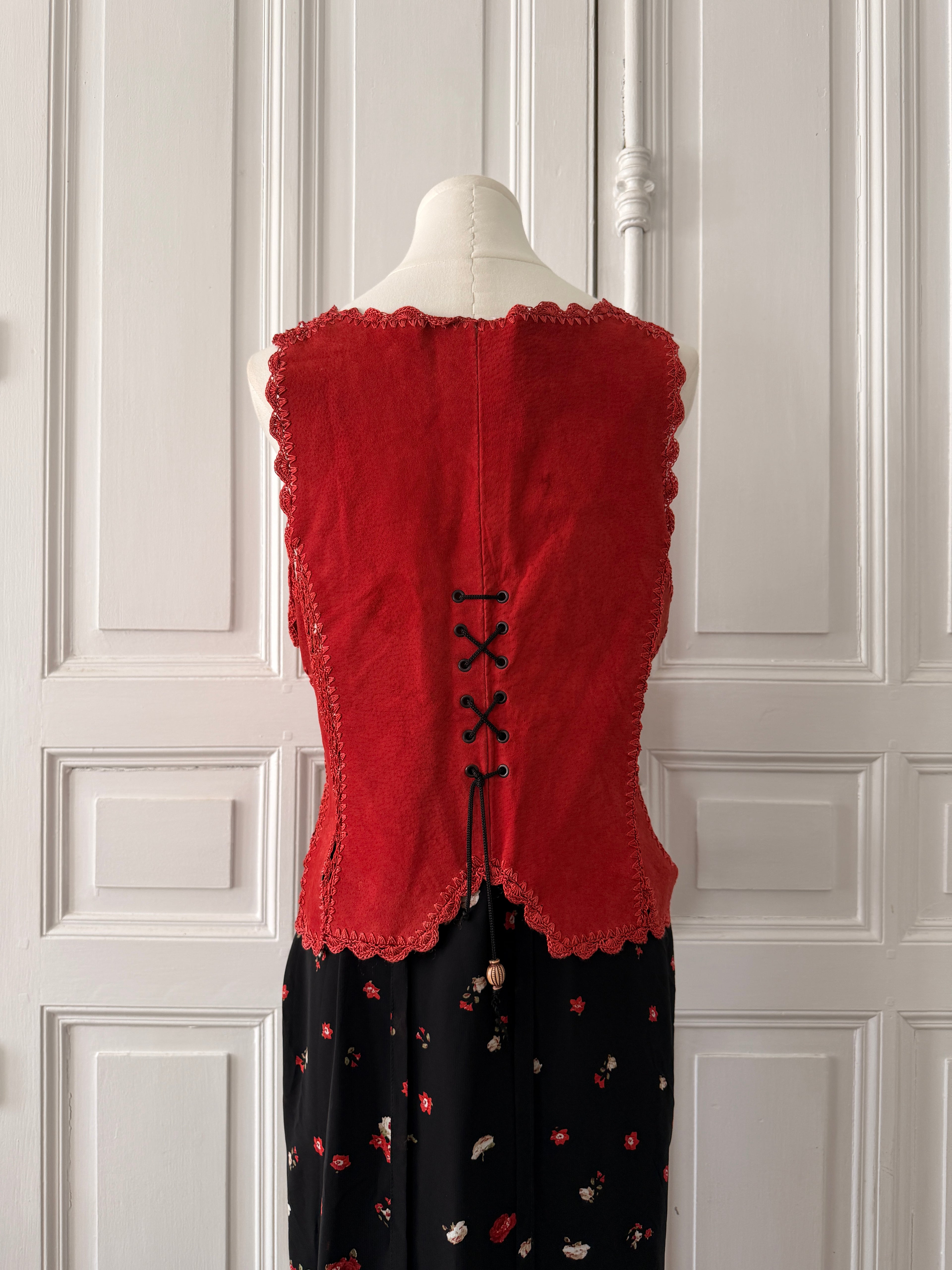 VINTAGE 80s gilet patchwork de cuir rouge et crochet taille 42