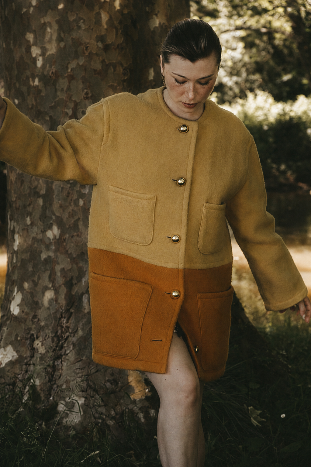 GUY LAROCHE Manteau en laine bicolore bouton doré taille 38