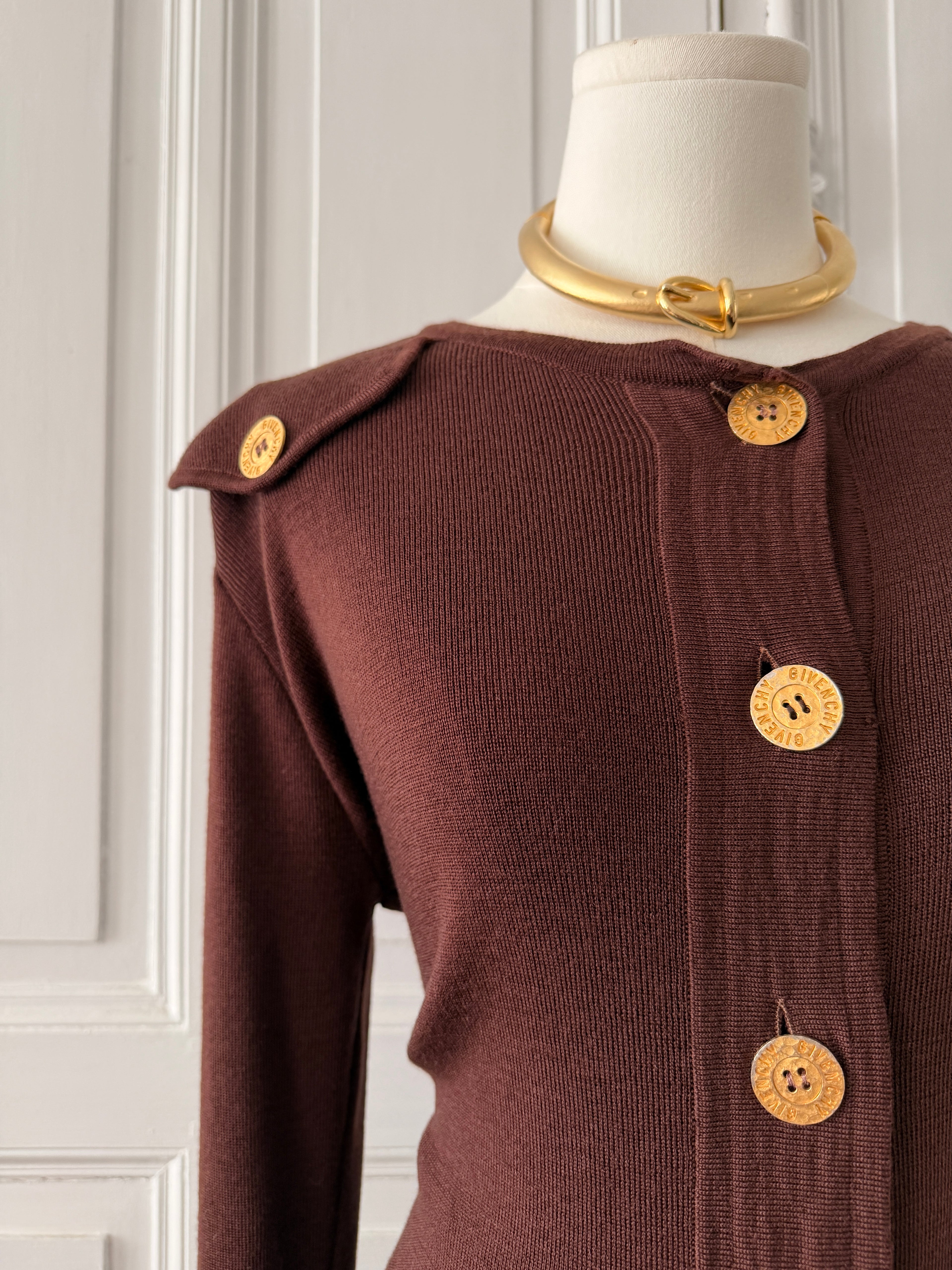 GIVENCHY boutiques veste cardigan/ pull en laine marron boutons dorés