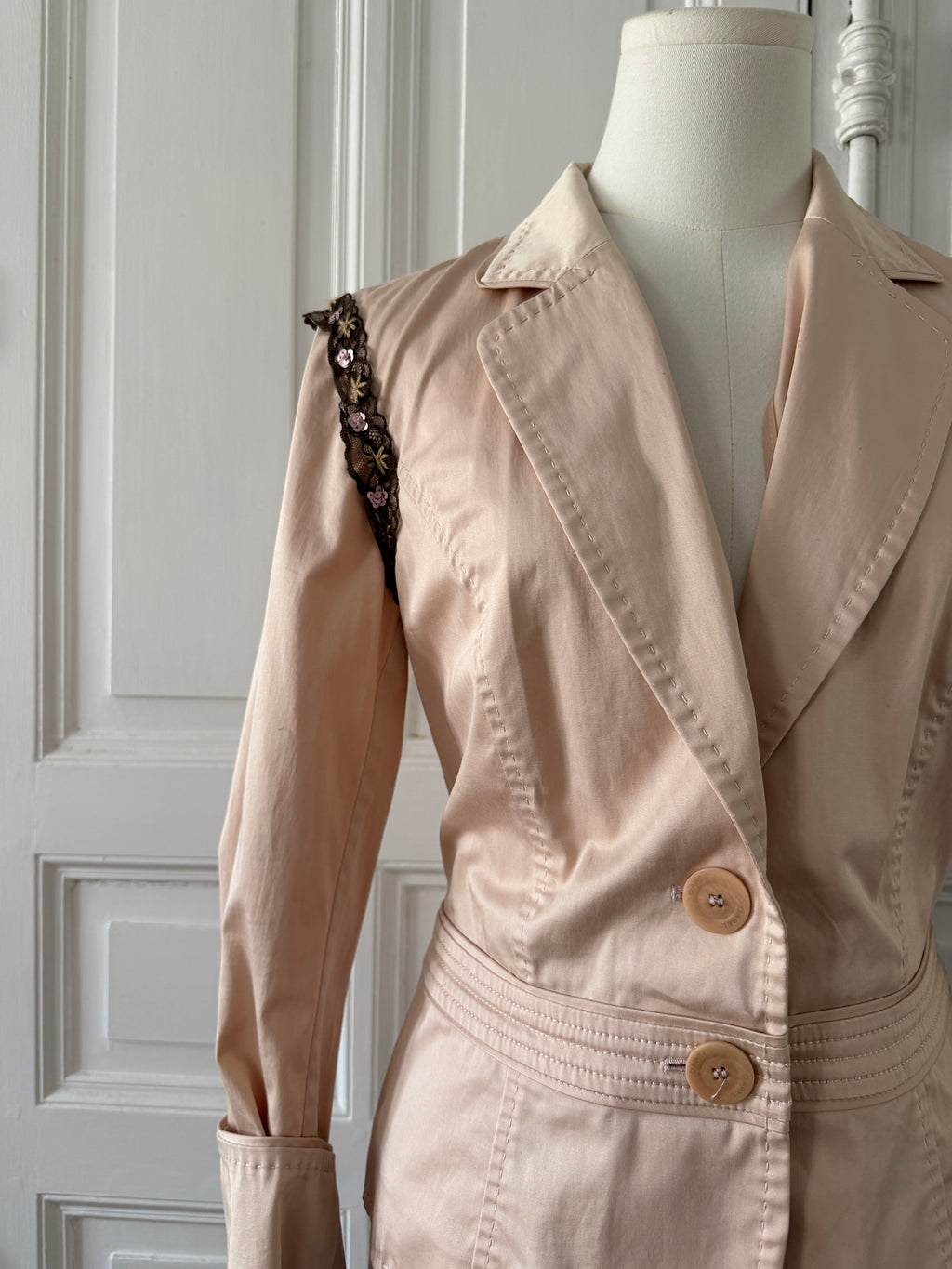 GERARD DAREL Veste satin rose poudrée dentelle brodée taille 38 années 2000