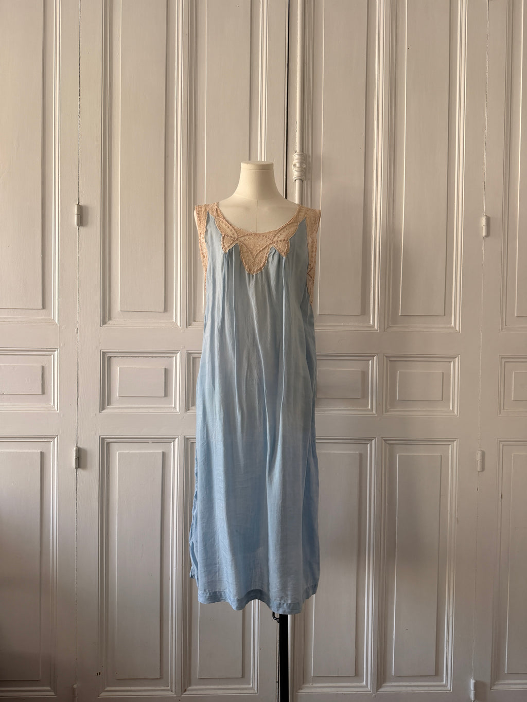 VINTAGE robe bleu cousue main dentelle beige taille 40