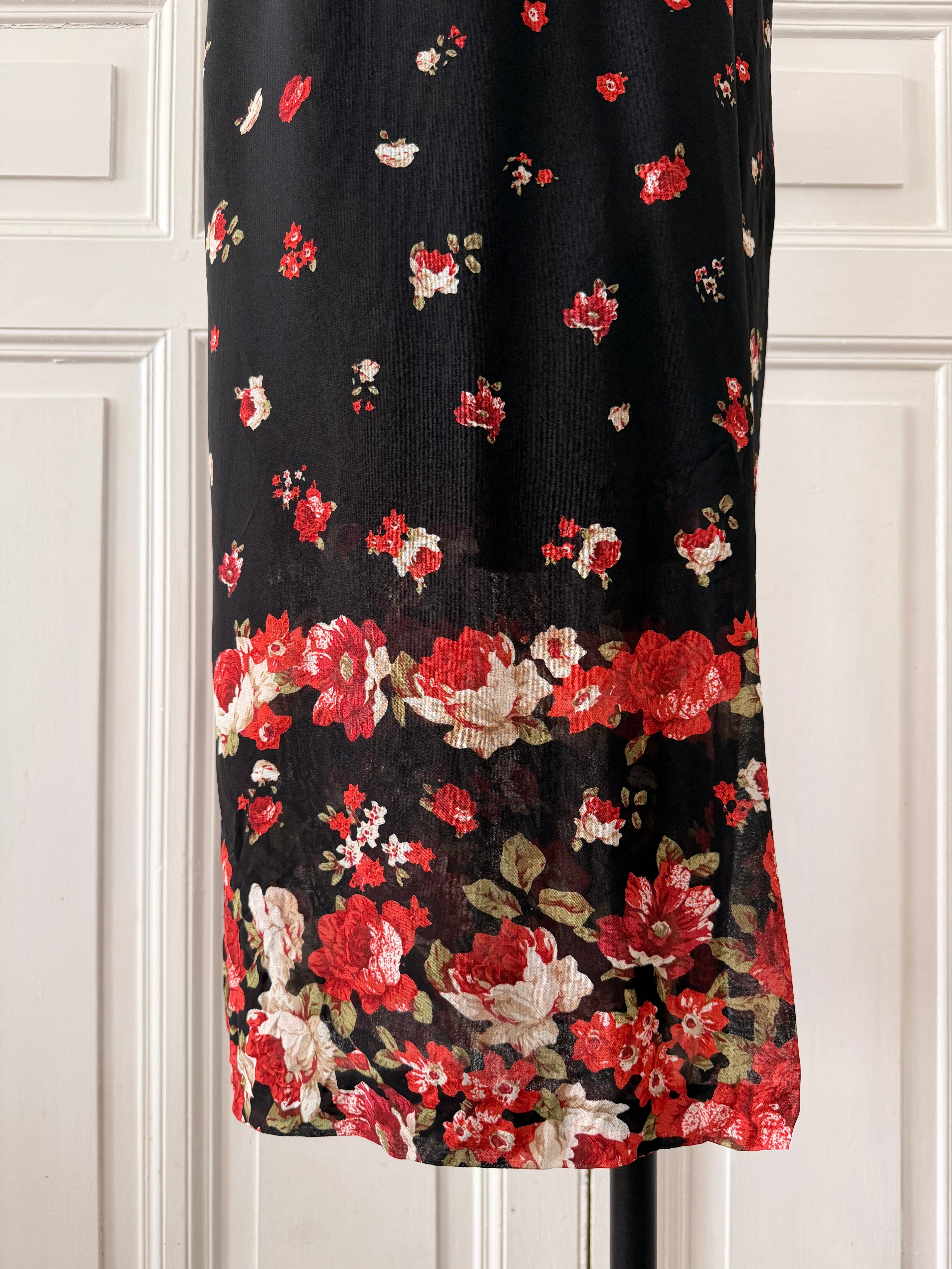 Y2K VINTAGE Jupe portefeuille noire à fleurs rouges