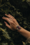 Y2K bracelet argenté avec pierres violettes