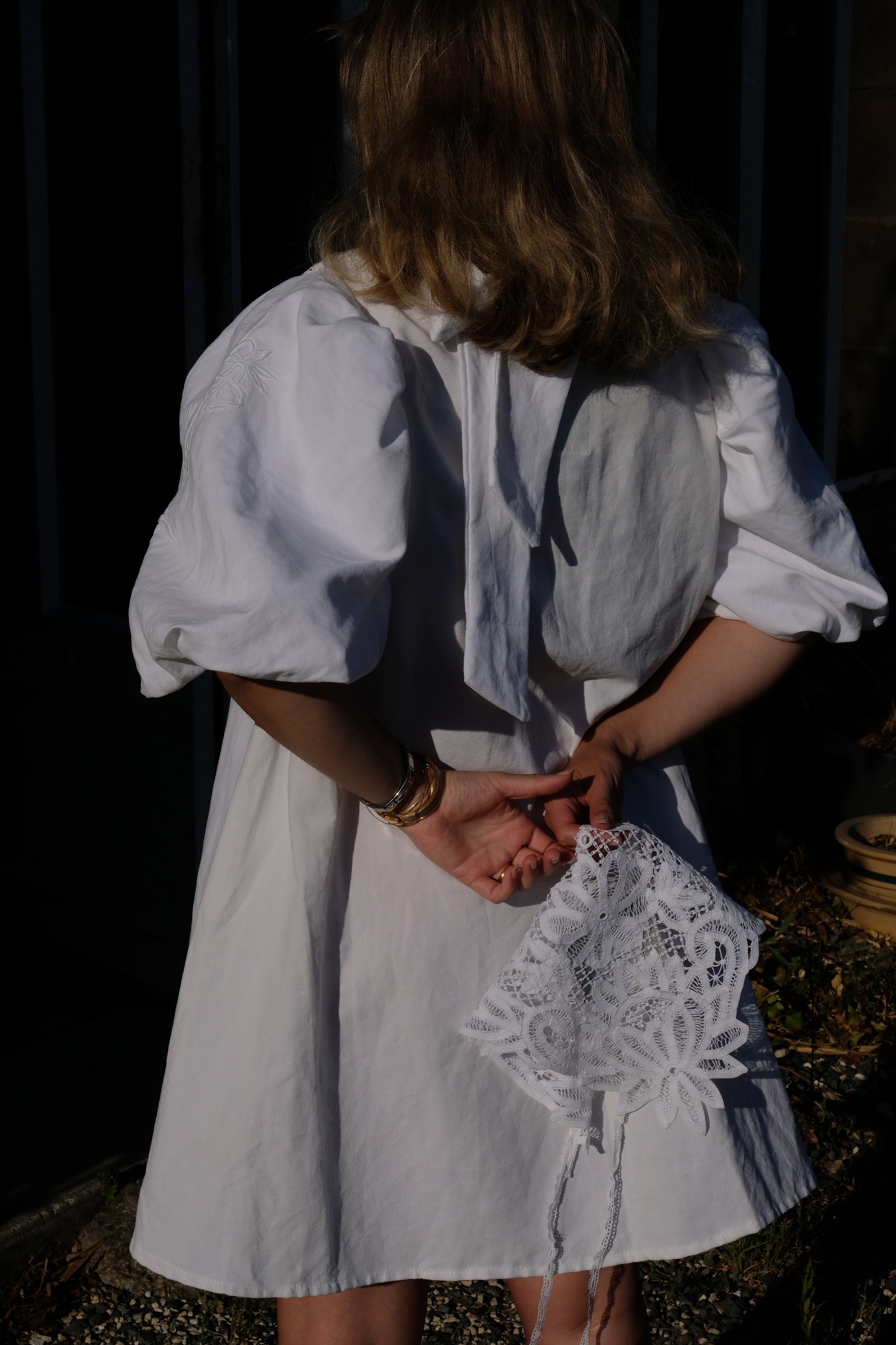 EMMA VERDIER KREMER – Fichu Héritage en dentelle blanche ajourée