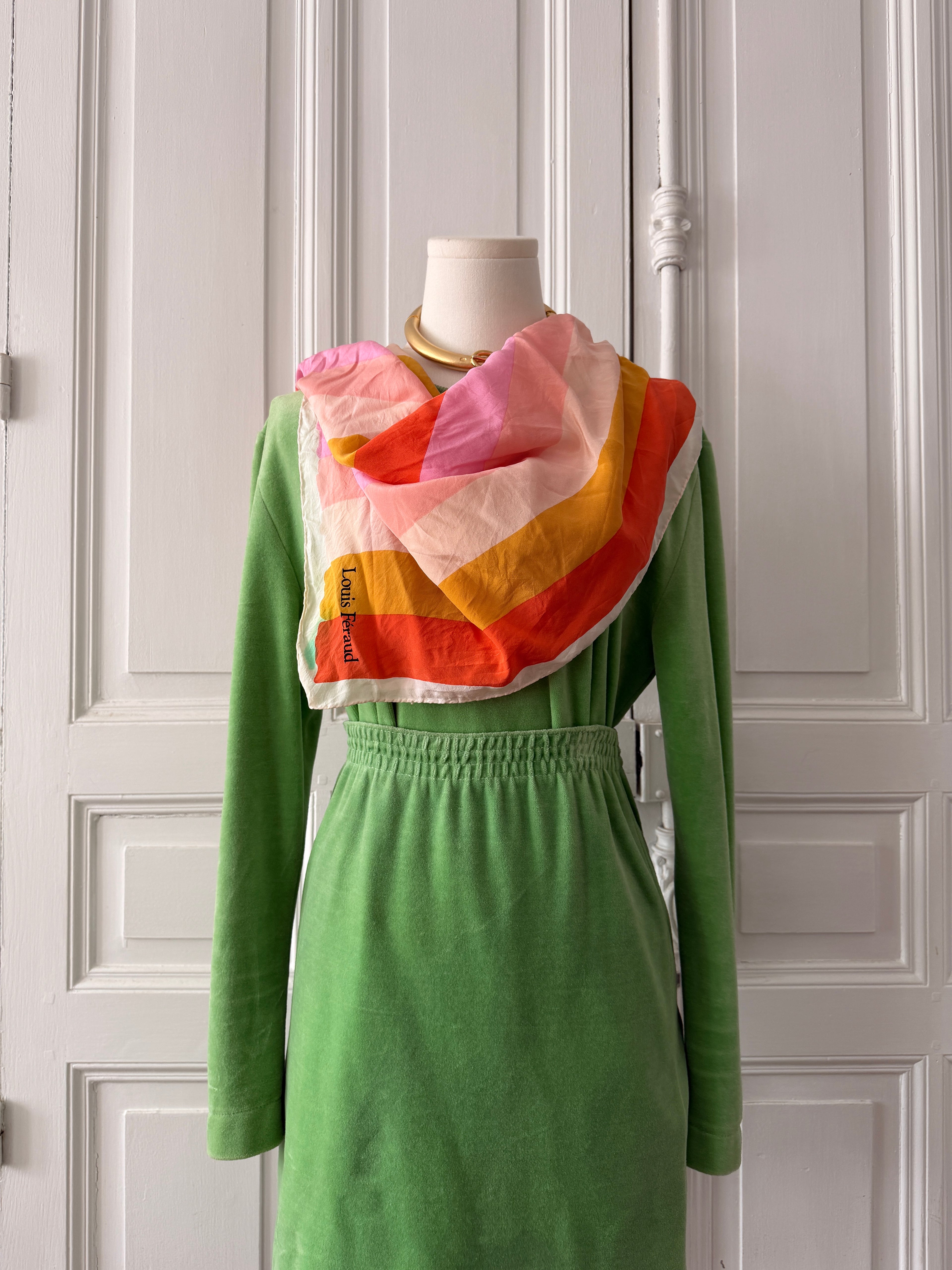 LOUIS FERRAUD foulard carré de soie multicolore