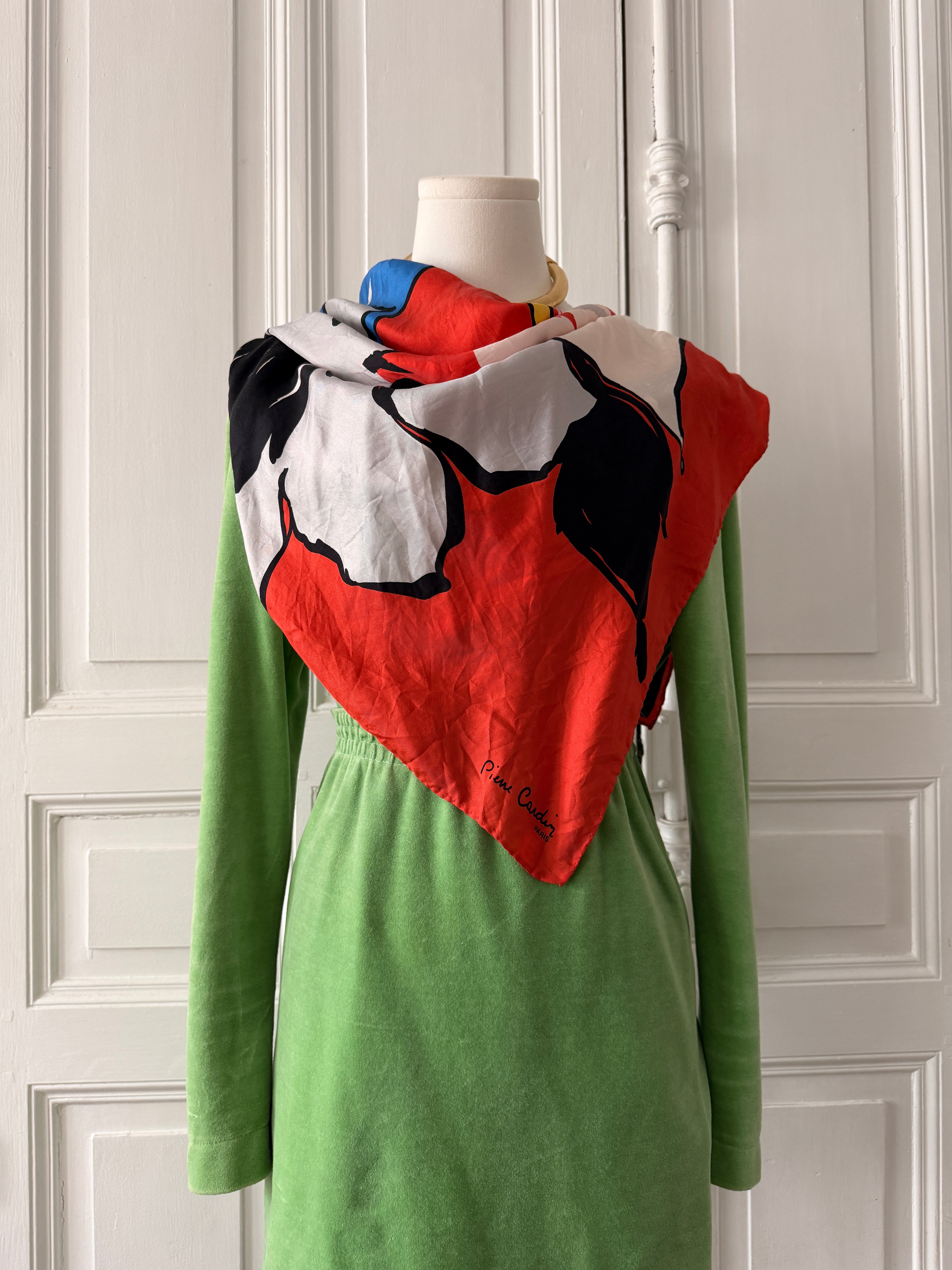 PIERRE CARDIN foulard carré de soie multicolore