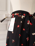 Y2K VINTAGE Jupe portefeuille noire à fleurs rouges