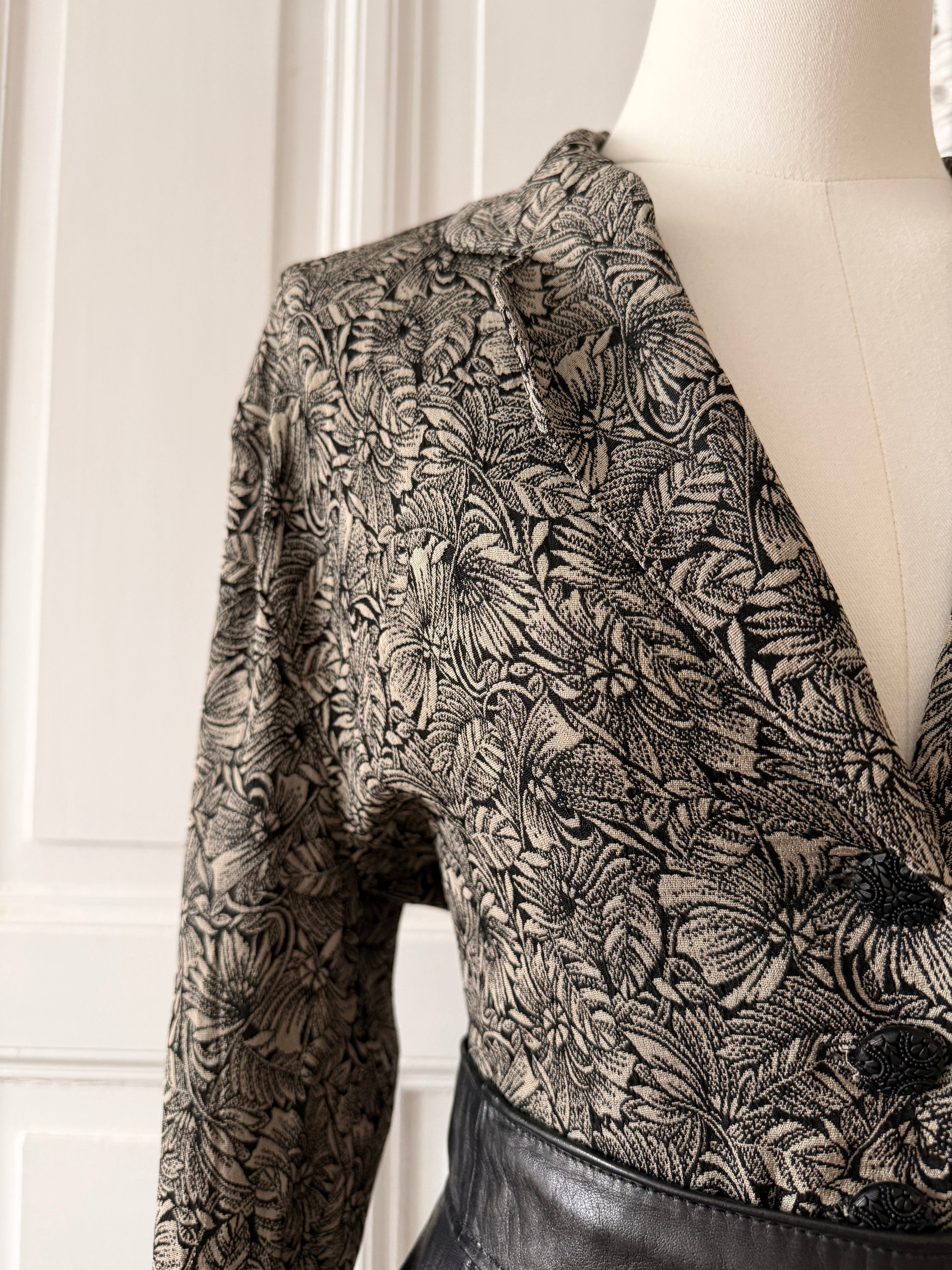 VINTAGE veste tissée légère à fleurs boutons décorés taille 36 38