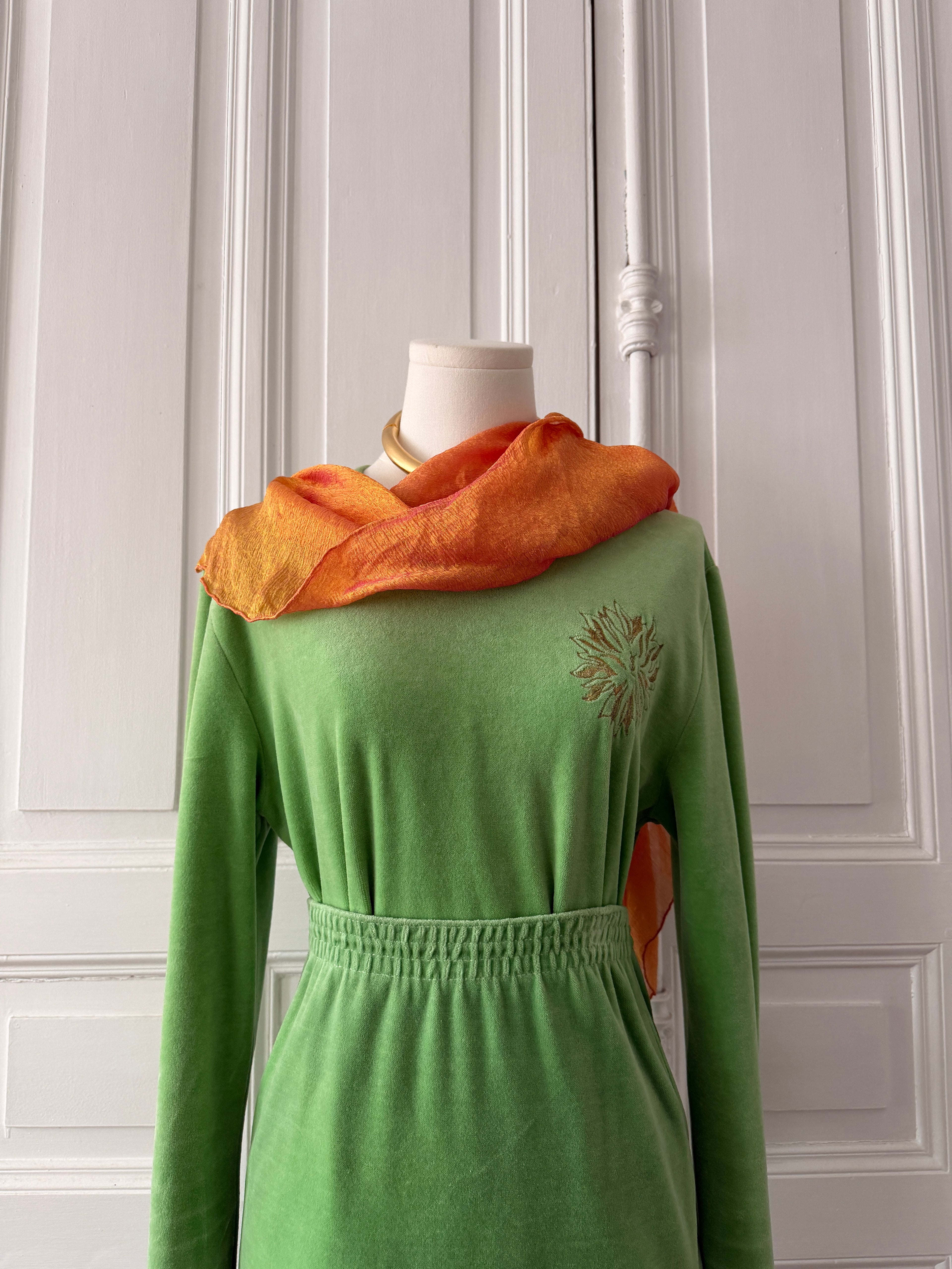 YVES SAINT LAURENT Foulard carré de soie moiré orange soie et viscose
