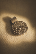 VINTAGE Pendentif en argent et porcelaine