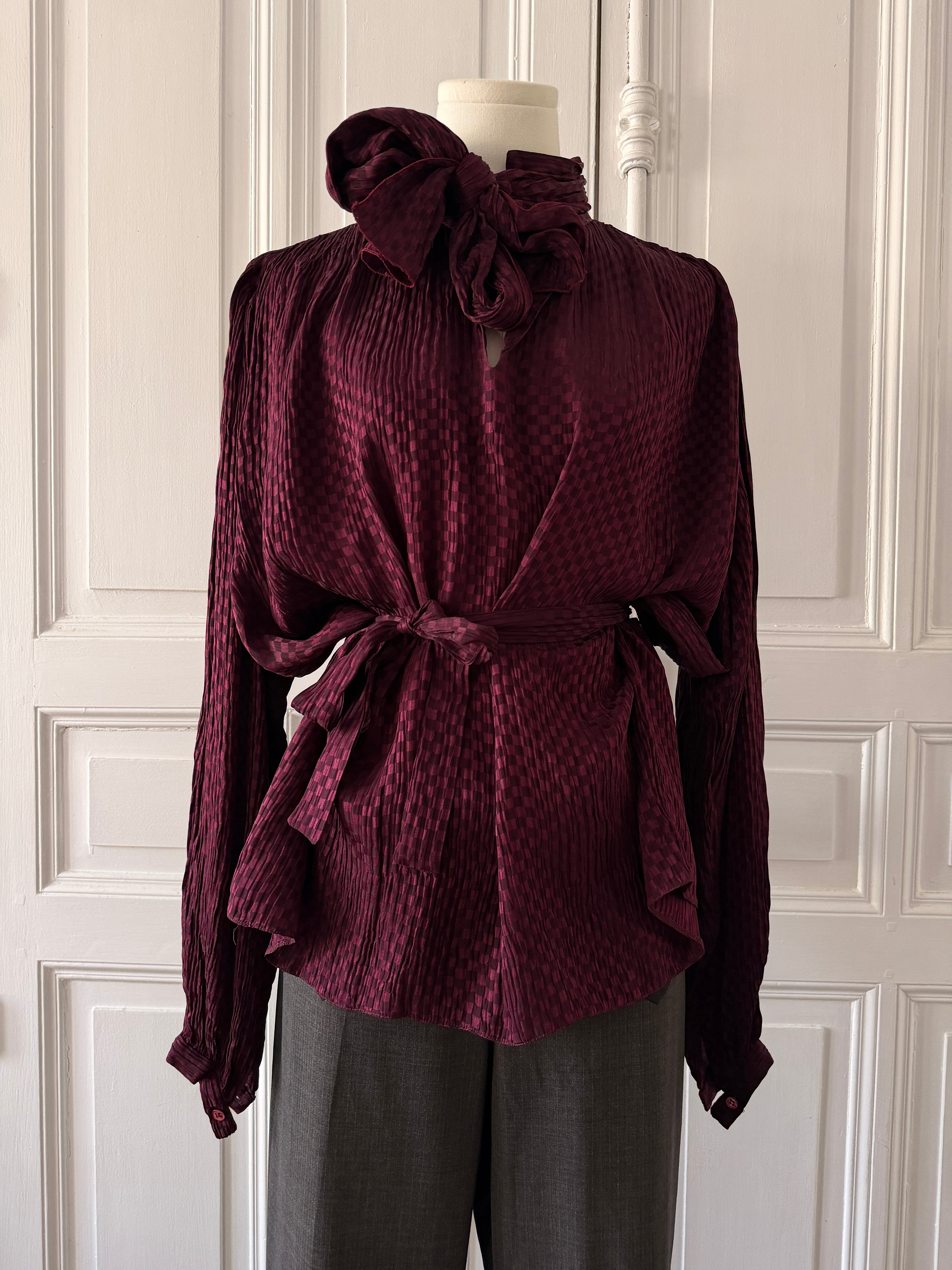 TED LAPIDUS Chemisier en soie manche bouffante col lavallière taille 38