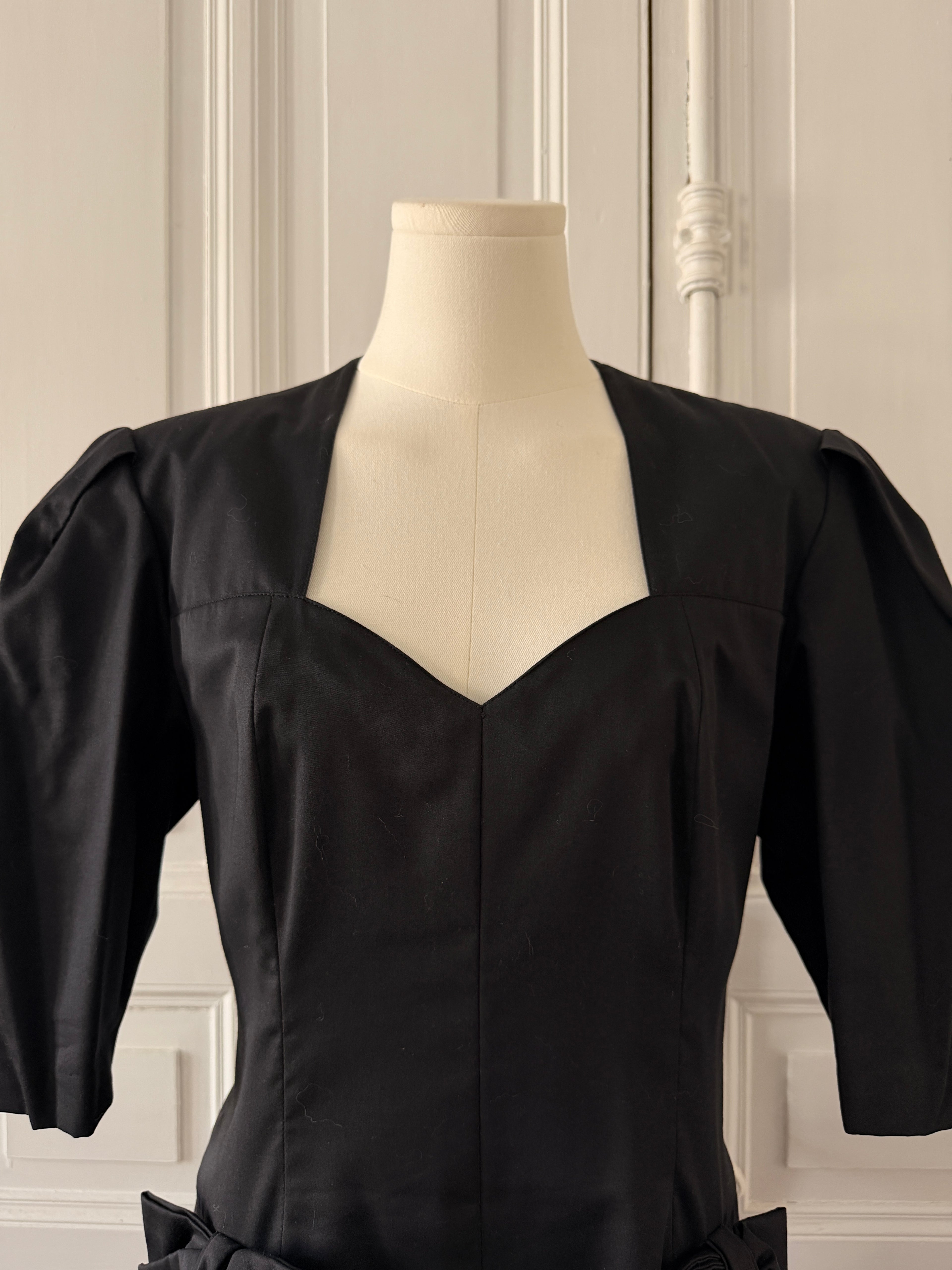 GUY LAROCHE Robe noire taille 38 noeuds