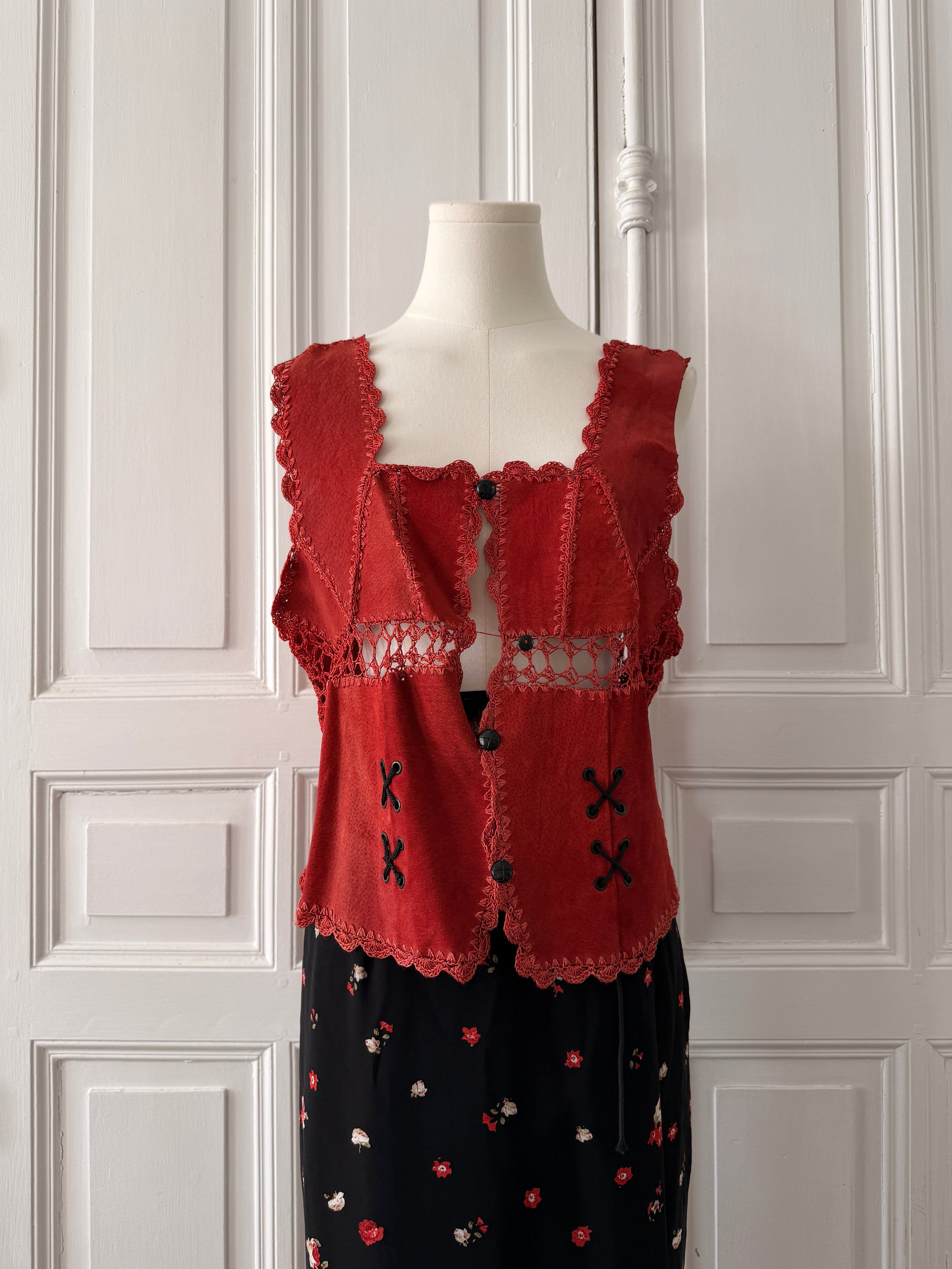 VINTAGE 80s gilet patchwork de cuir rouge et crochet taille 42