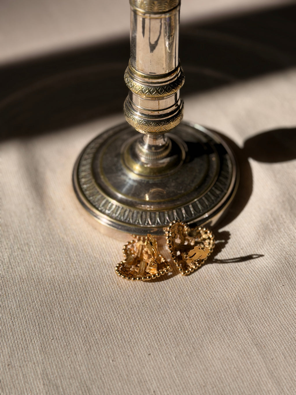 BALENCIAGA Clips cœurs dorés