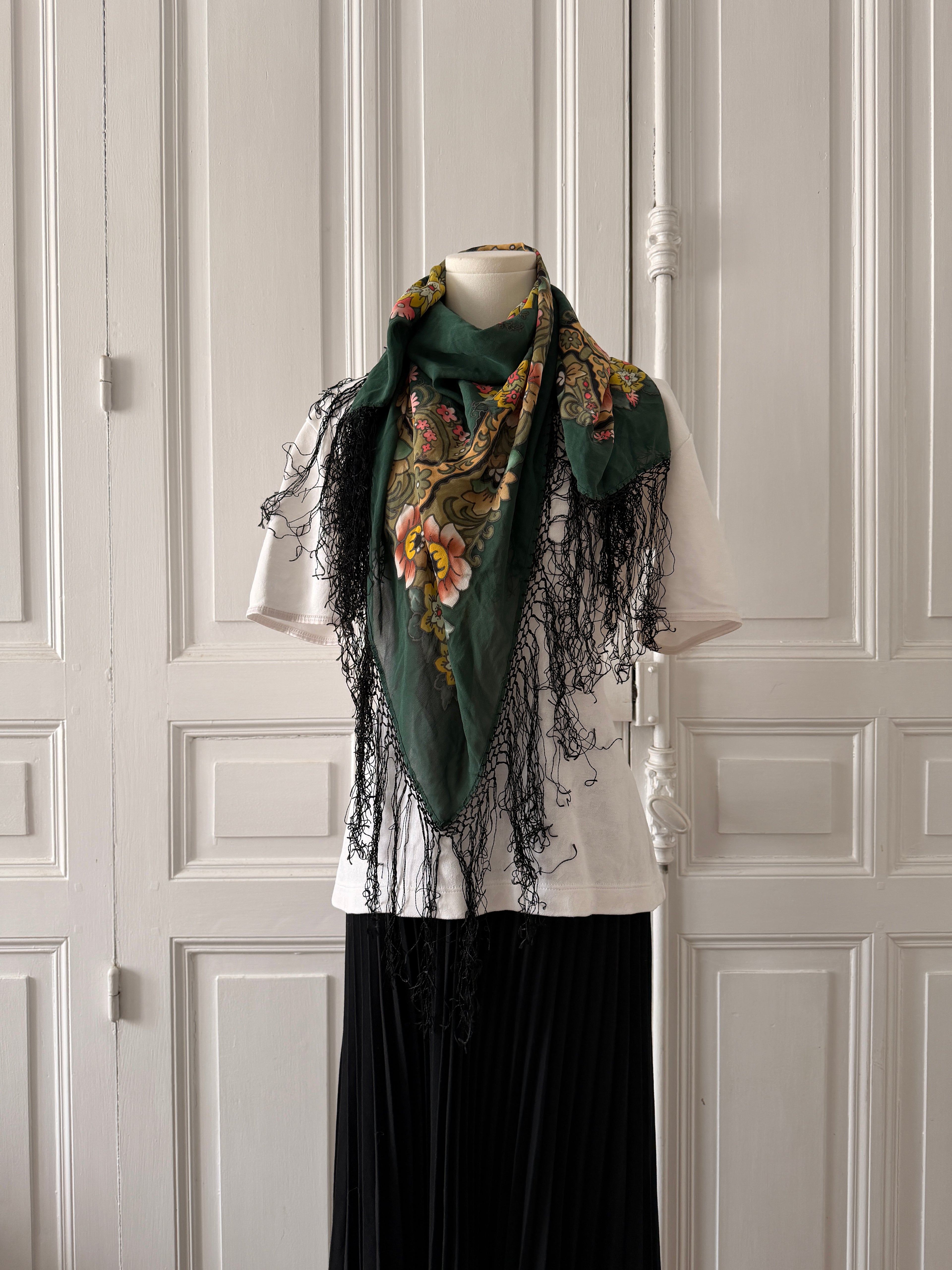 VINTAGE Foulard en soie vintage à fleurs à franges vert jaune rose