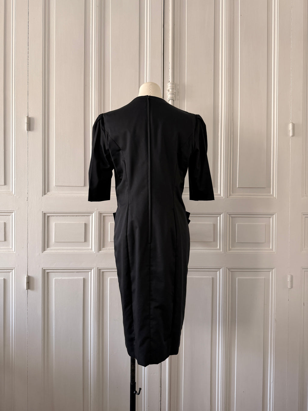 GUY LAROCHE Robe noire taille 38 noeuds
