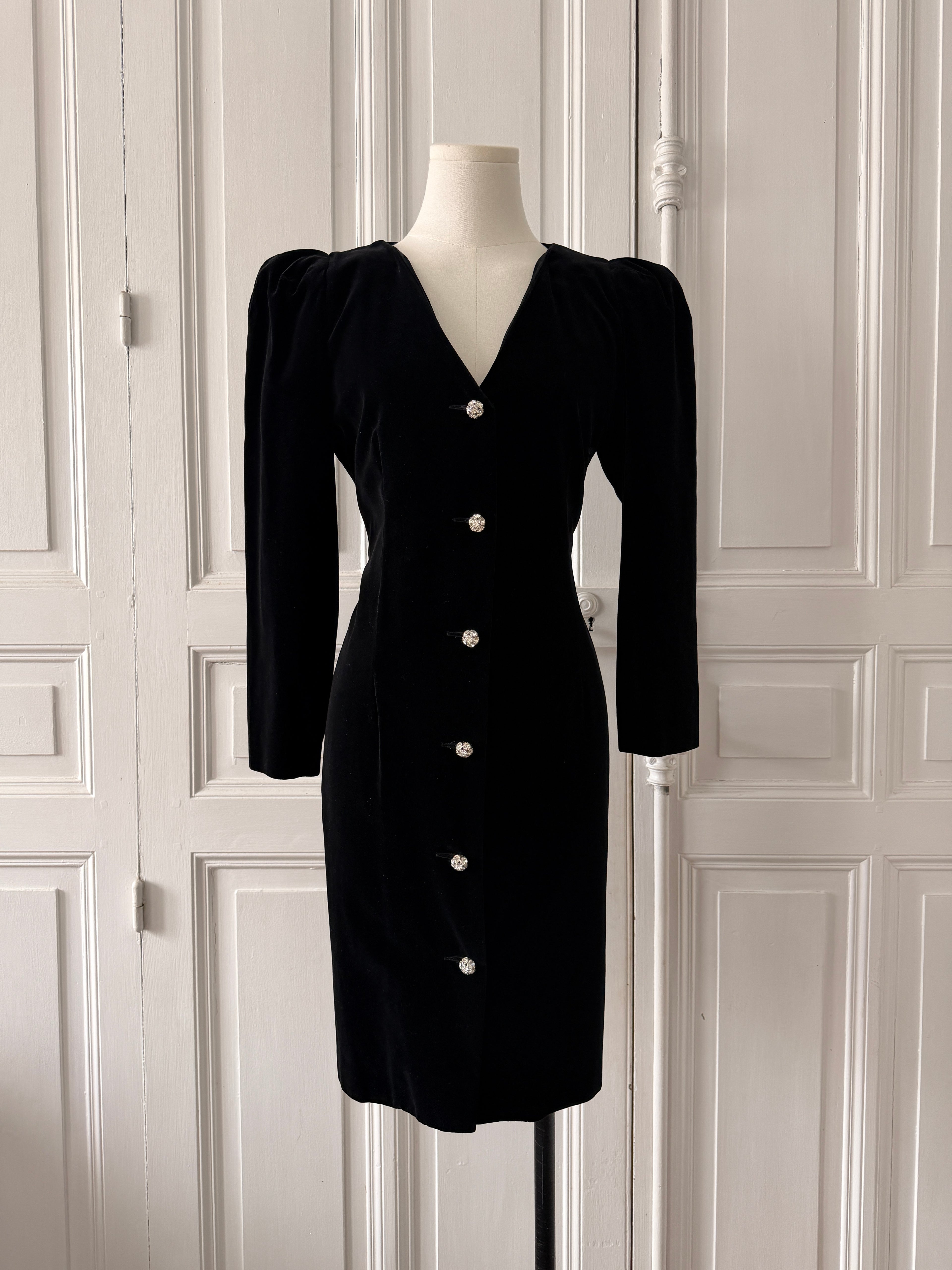 GUY LAROCHE Robe en velours boutons bijoux argentés et strassés 36