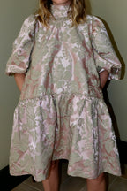 EMMA VERDIER KREMER- Robe midi en jacquard doublé ancien brodé - Modèle Héritage