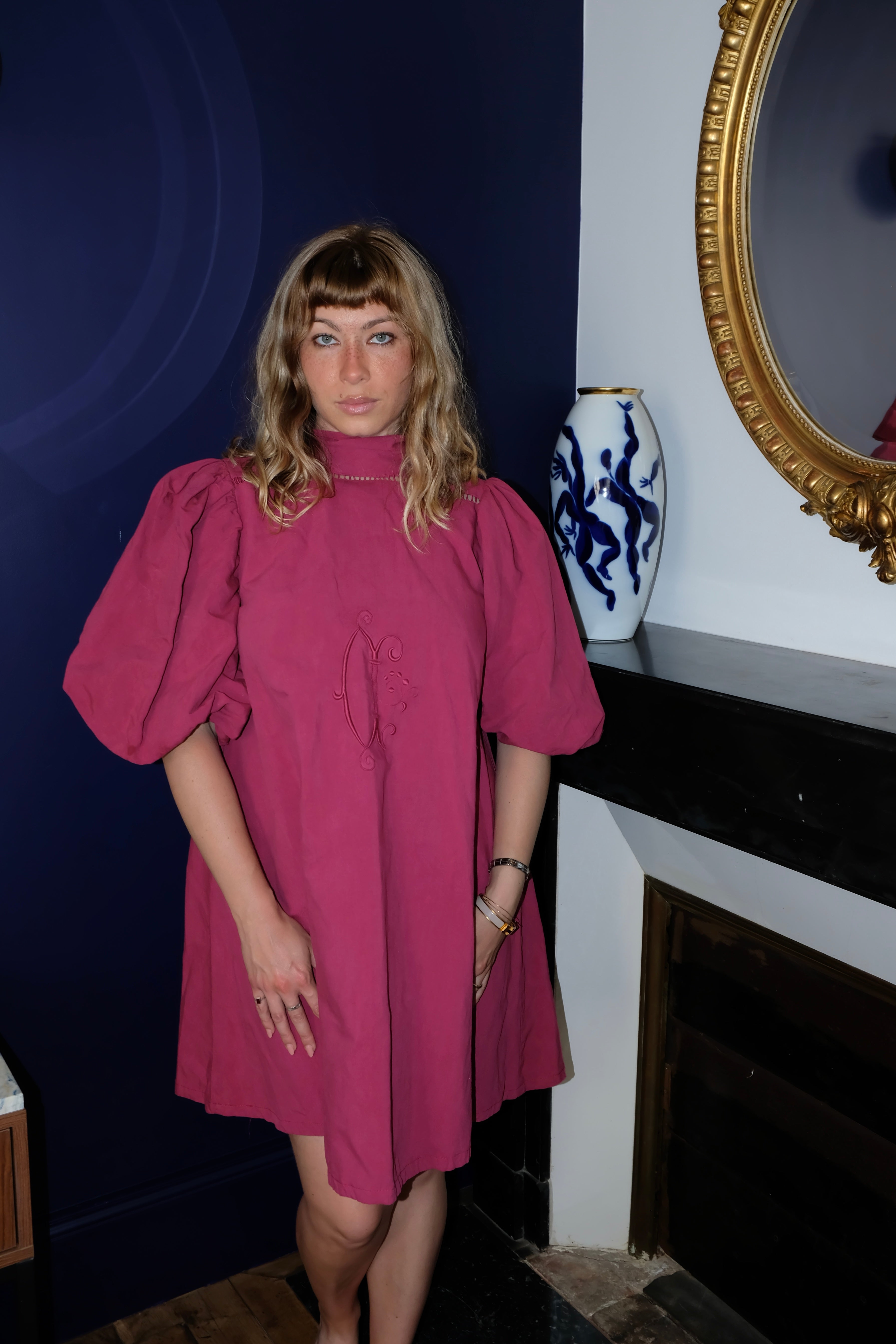 Robe mini en coton ancien brodé - Modèle Héritage Framboise écrasée
