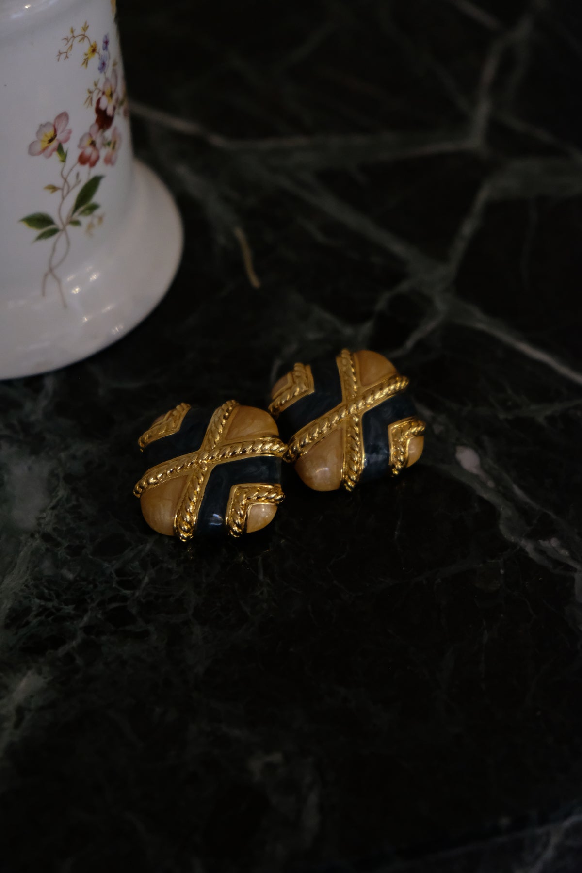 VINTAGE Boucles à clip émaillées