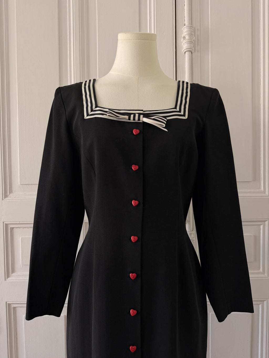 CACHAREL Robe col carré noire et blanche bouton coeur col noeud rayée taille 36