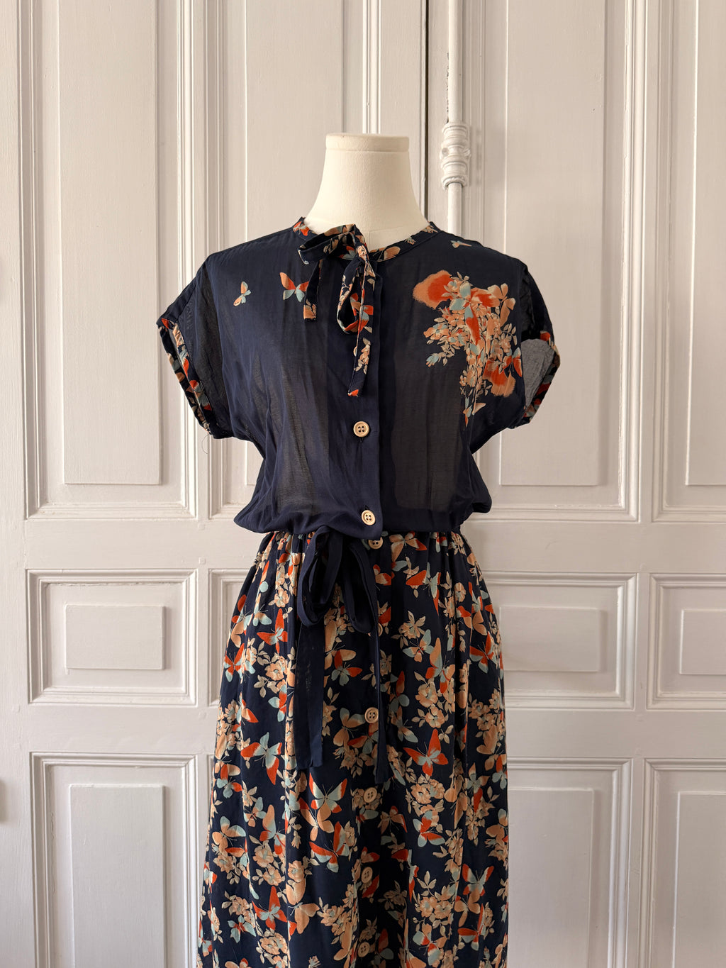 VINTAGE Made in France robe bleue marine fleurie taille 1