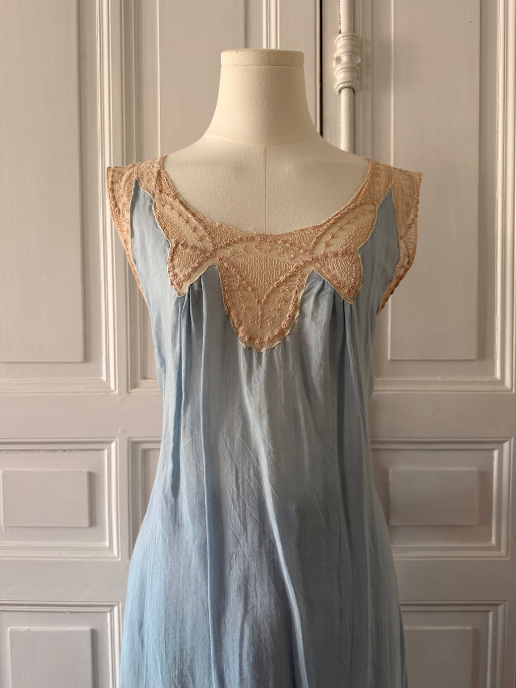 VINTAGE robe bleu cousue main dentelle beige taille 40