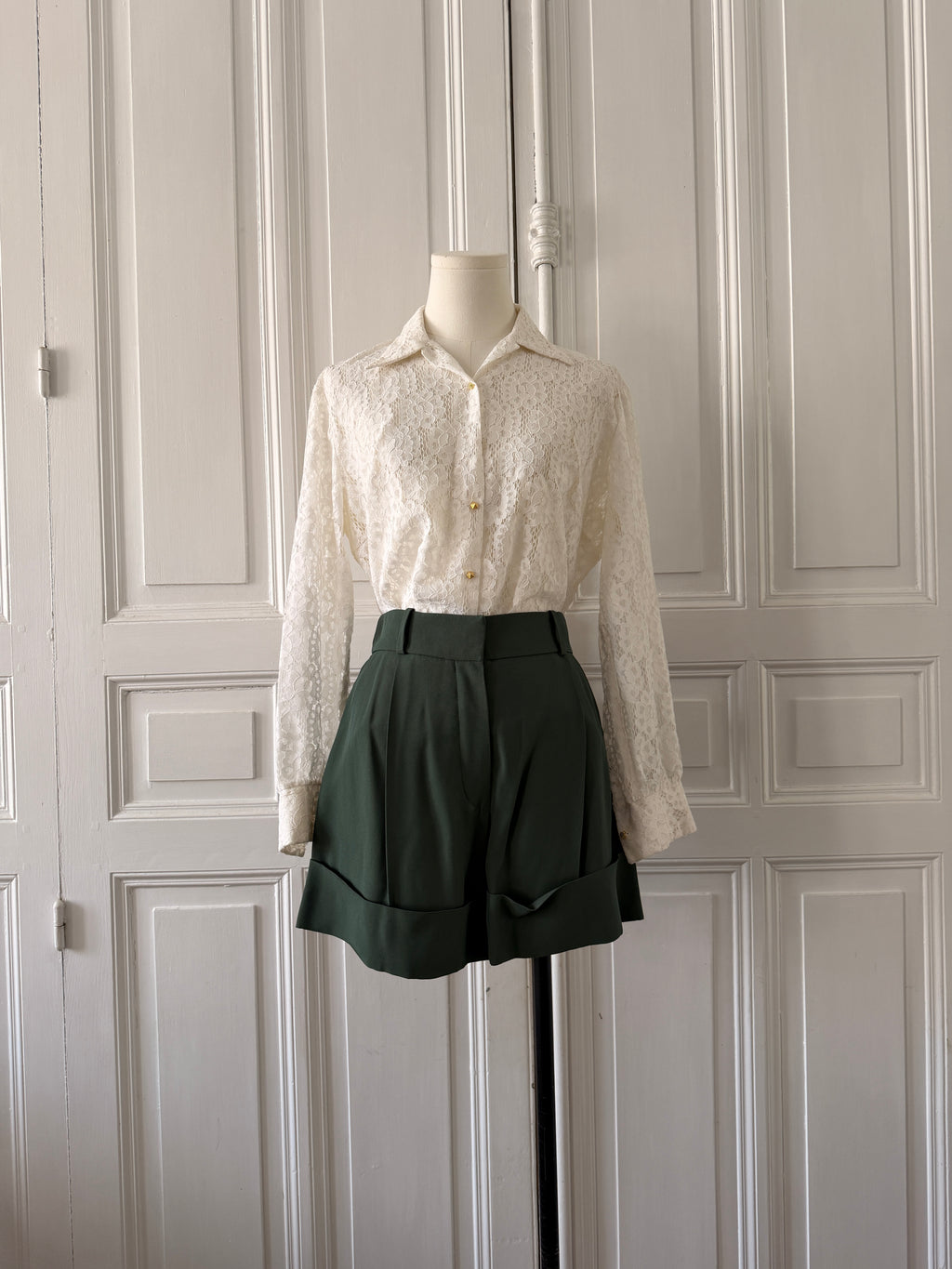 CHLOE Short satin vert sapin taille 38