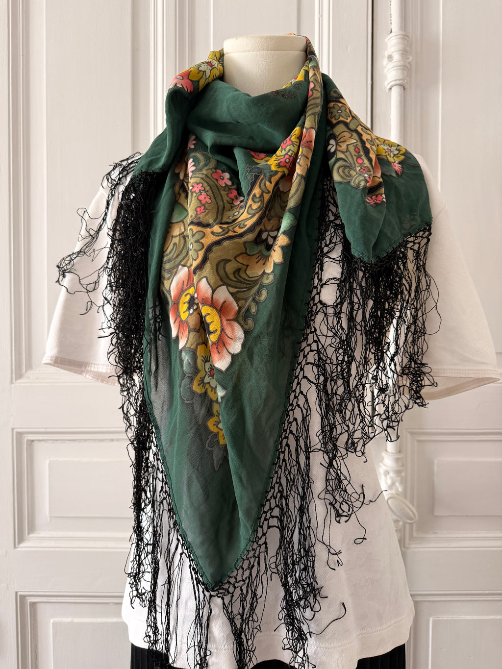 VINTAGE Foulard en soie vintage à fleurs à franges vert jaune rose