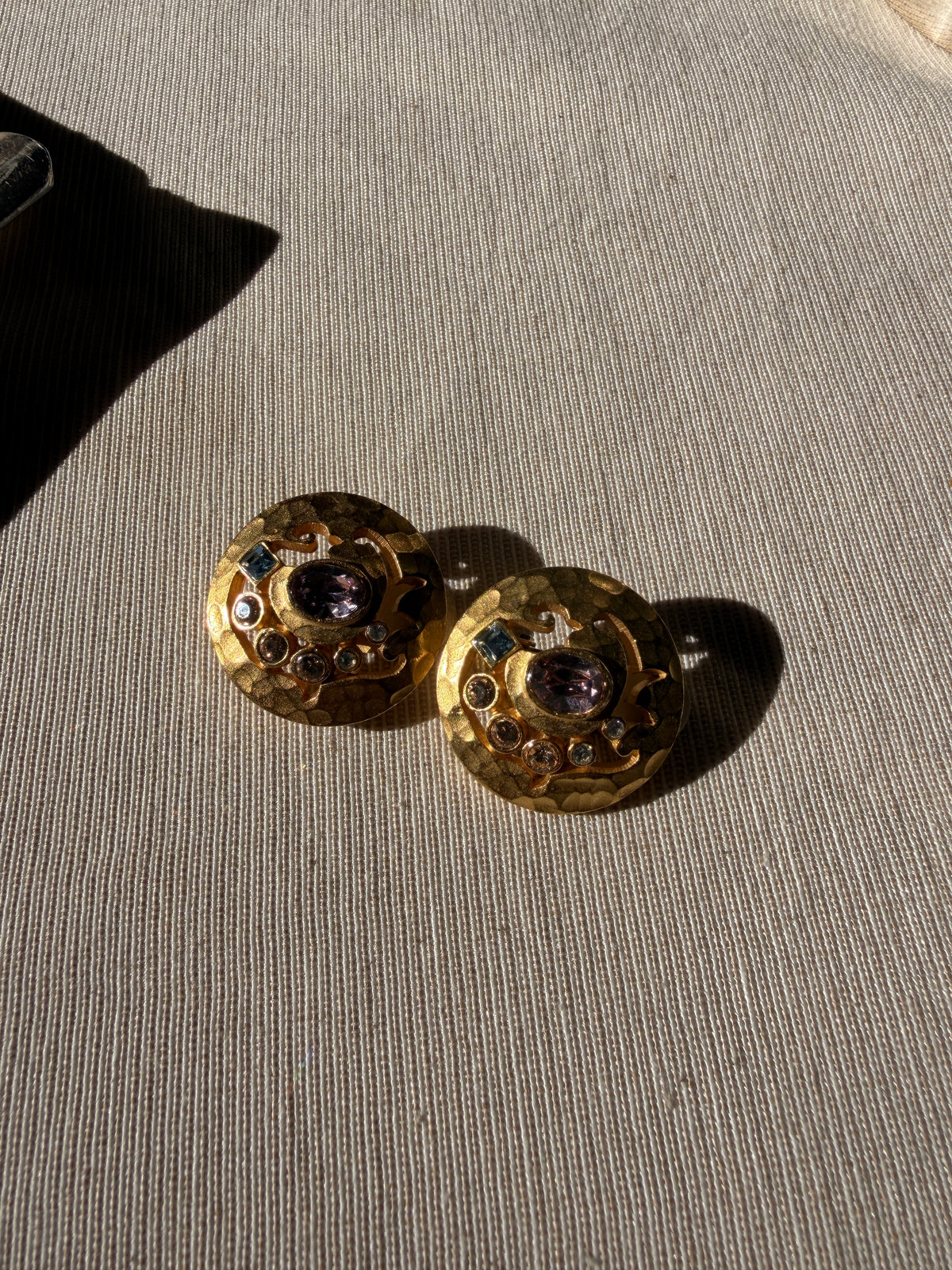 BALENCIAGA Clips dorés pierres violettes