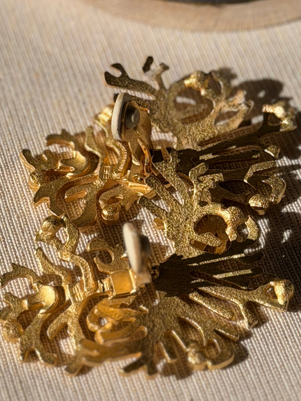 BALENCIAGA Boucles plaquées or et strass