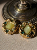 VINTAGE Clip rond ajouré métal doré martelé et strass