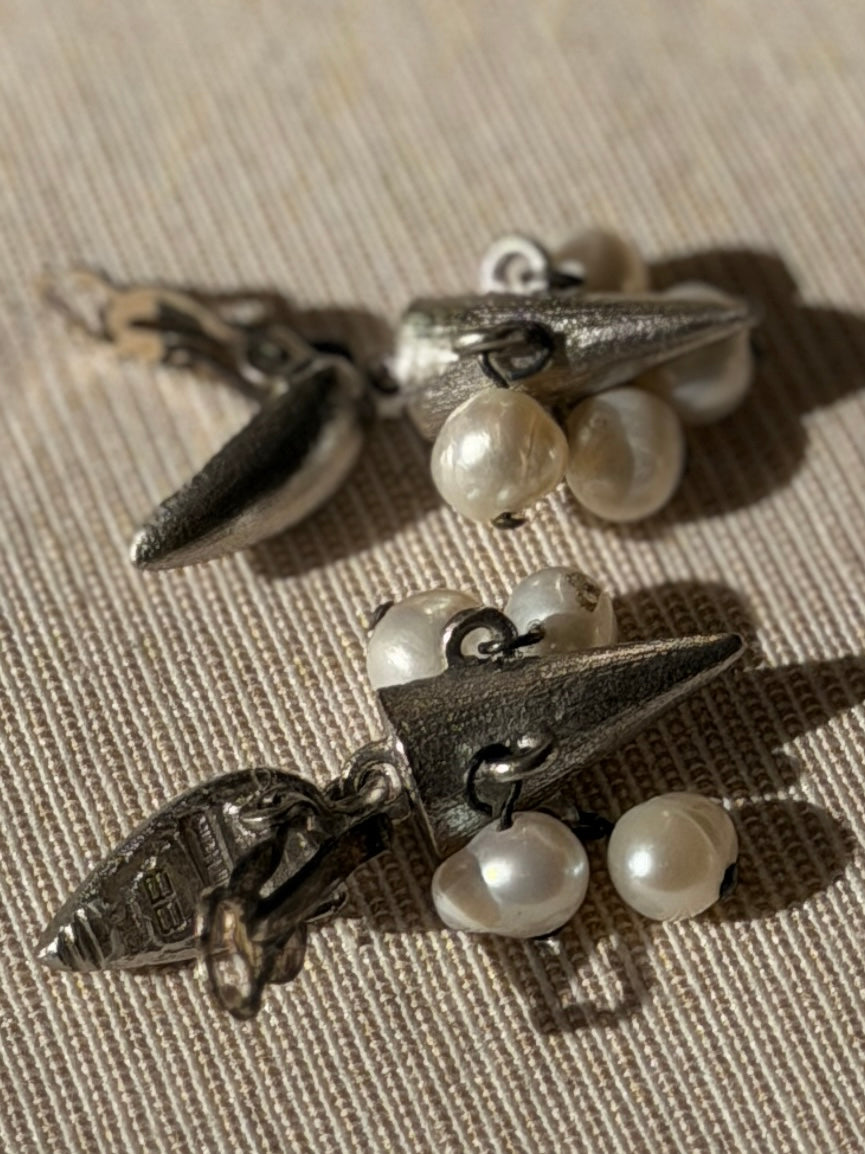 BALENCIAGA Boucles métal argenté perle