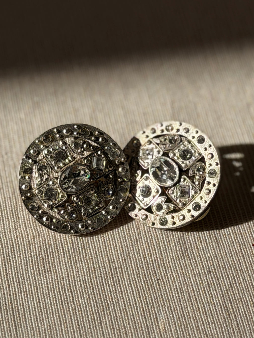 BALENCIAGA Boucles a strass métal argenté
