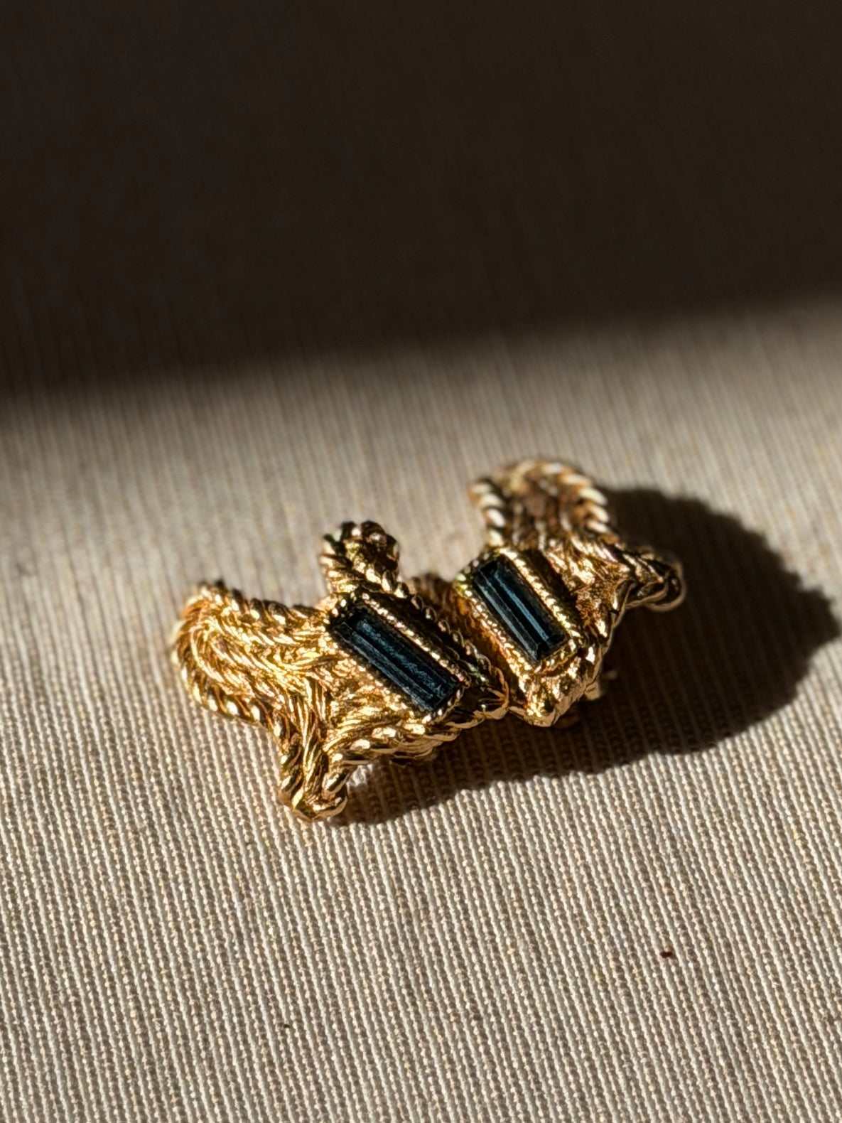 BALENCIAGA Boucles clip avec Pierre verte