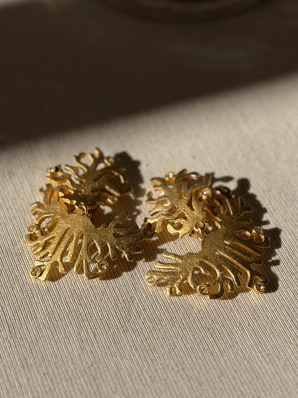 BALENCIAGA Boucles plaquées or et strass