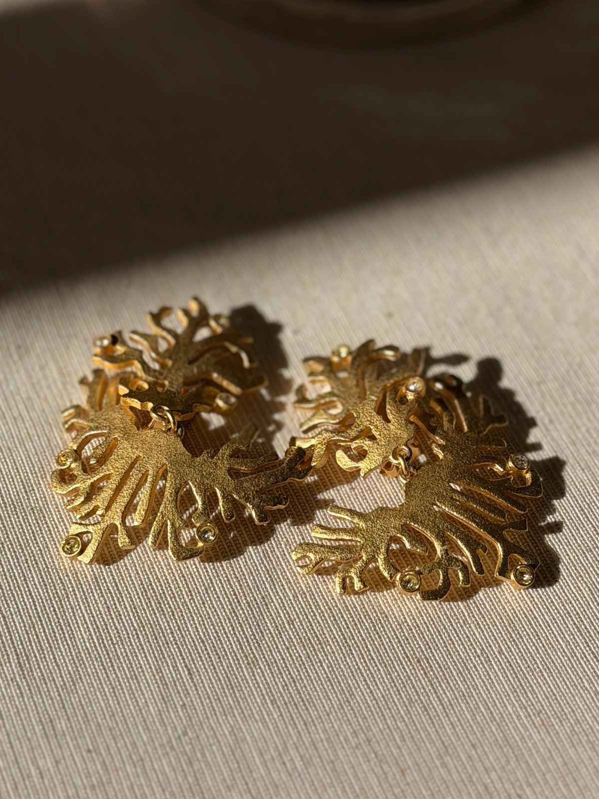 BALENCIAGA Boucles plaquées or et strass