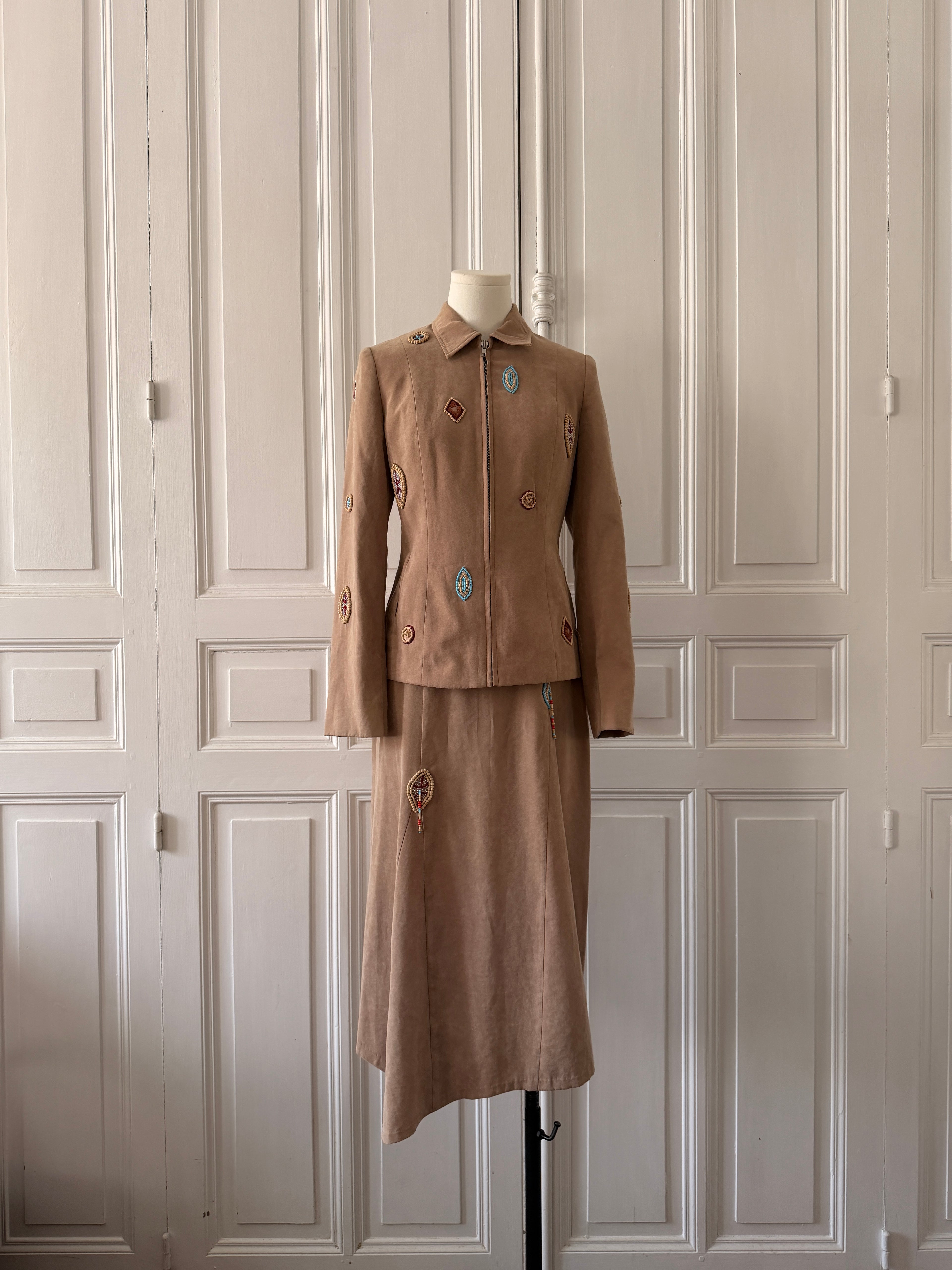 VINTAGE Ensemble veste jupe effet peau de gant velours brodé taille 36