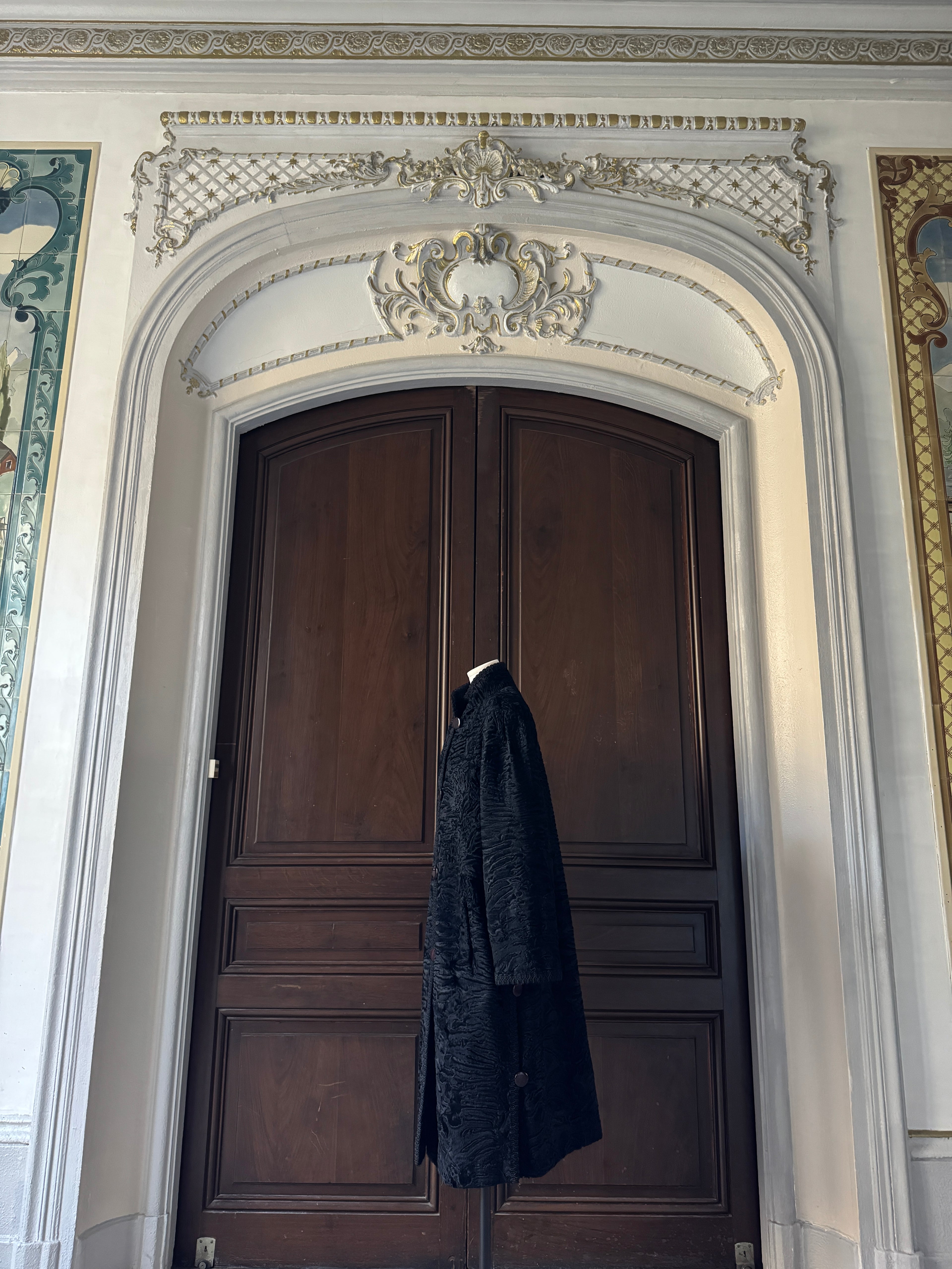 Manteau noir astrakan